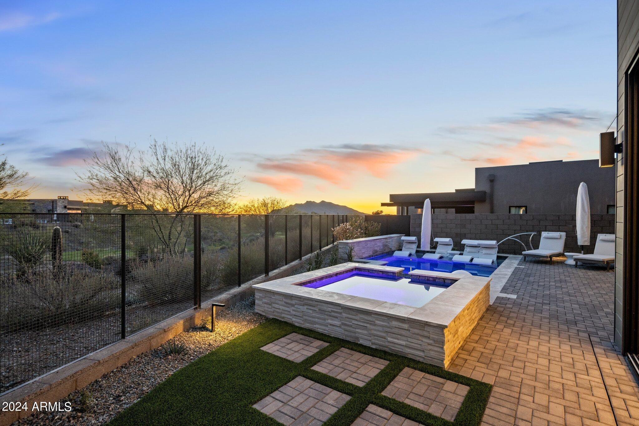 DESERT MOUNTAIN - Residential
