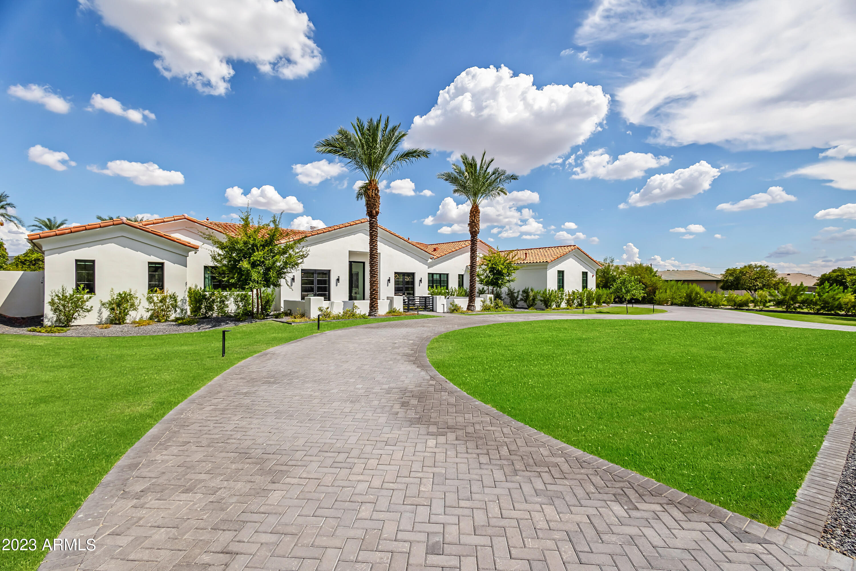 ARCADIA MANOR - Residential