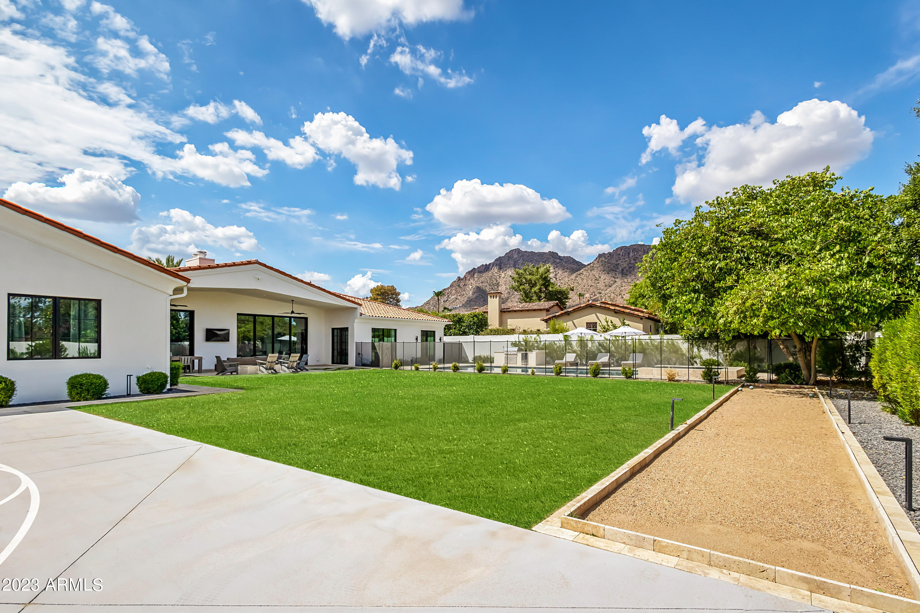 ARCADIA MANOR - Residential