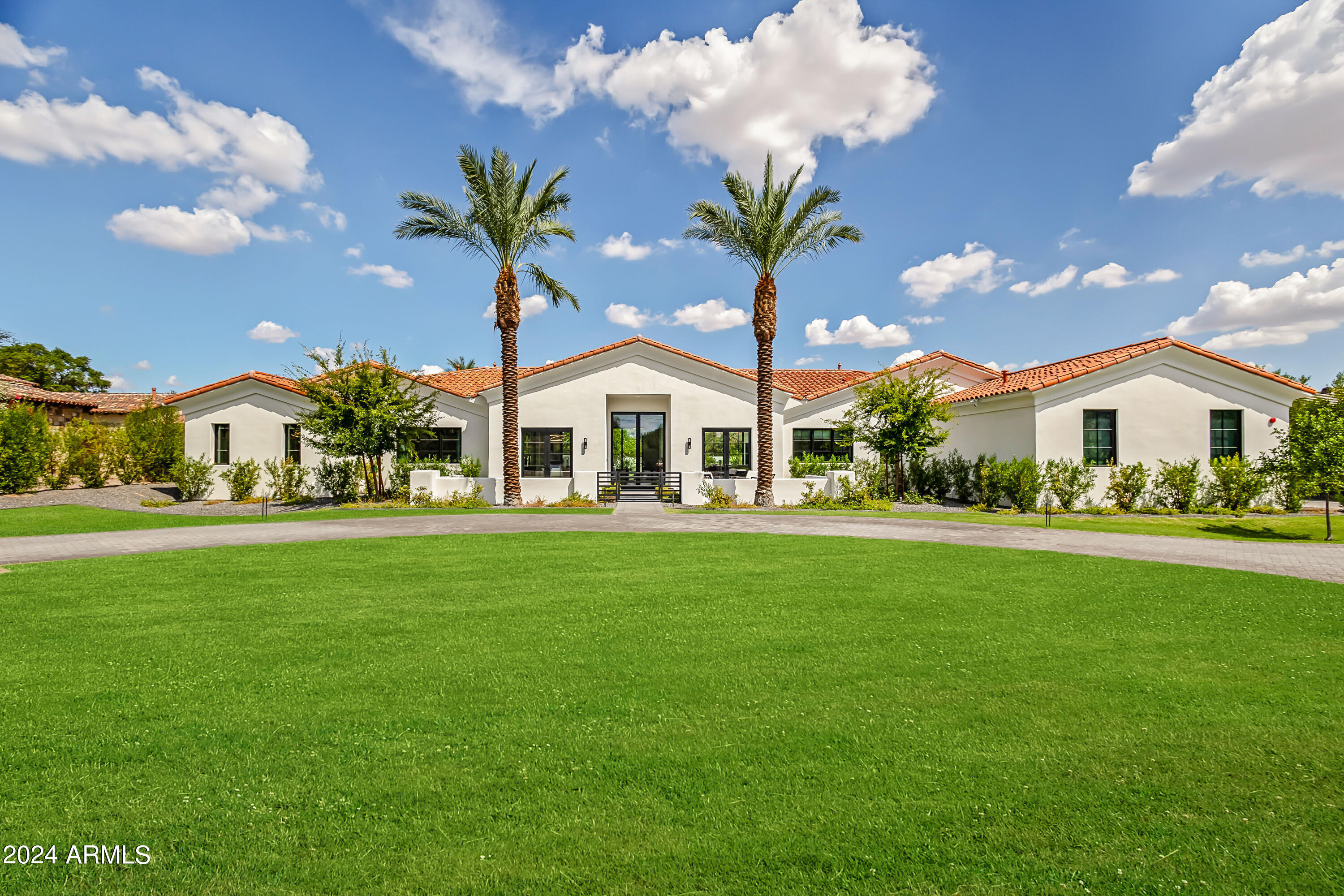 ARCADIA MANOR - Residential