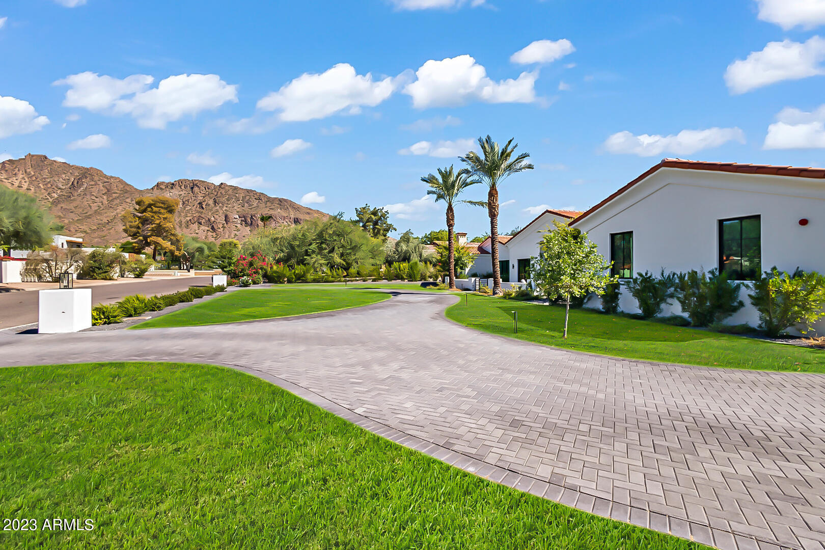 ARCADIA MANOR - Residential