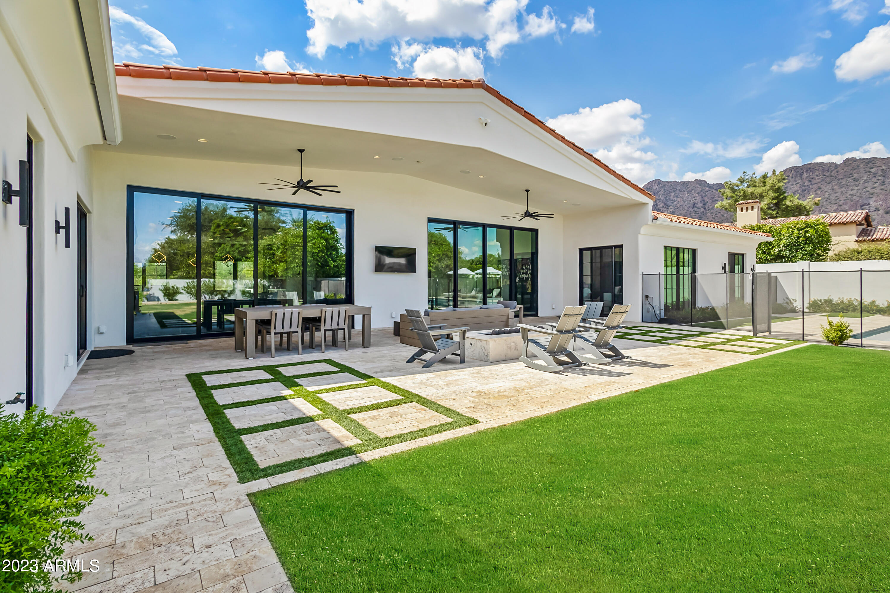 ARCADIA MANOR - Residential