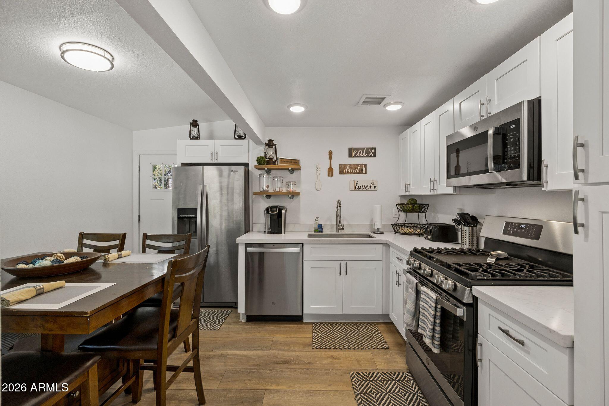INDIAN CREEK - Residential