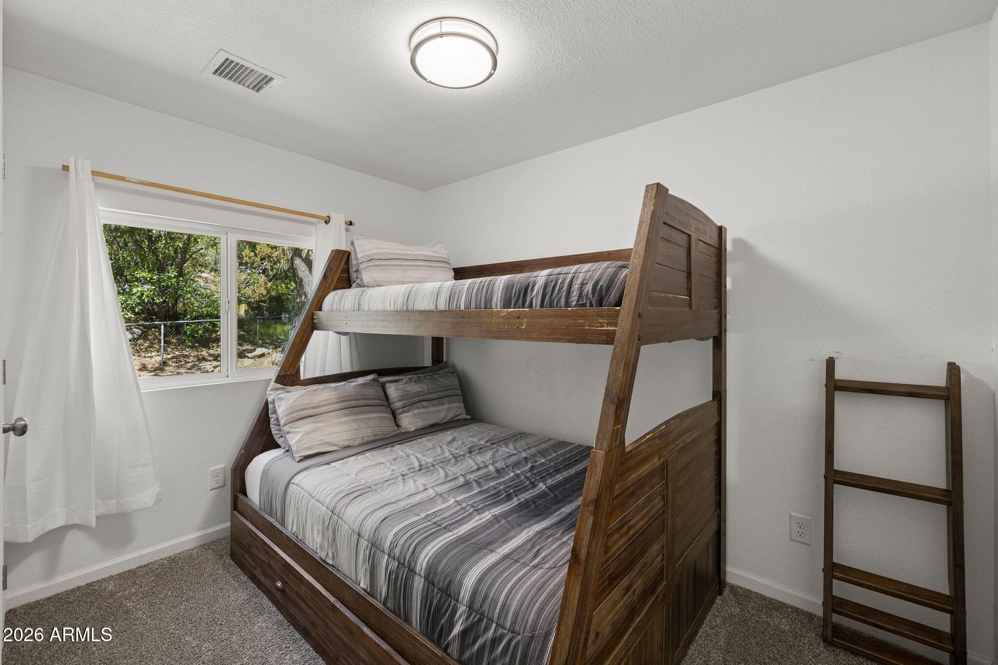 INDIAN CREEK - Residential