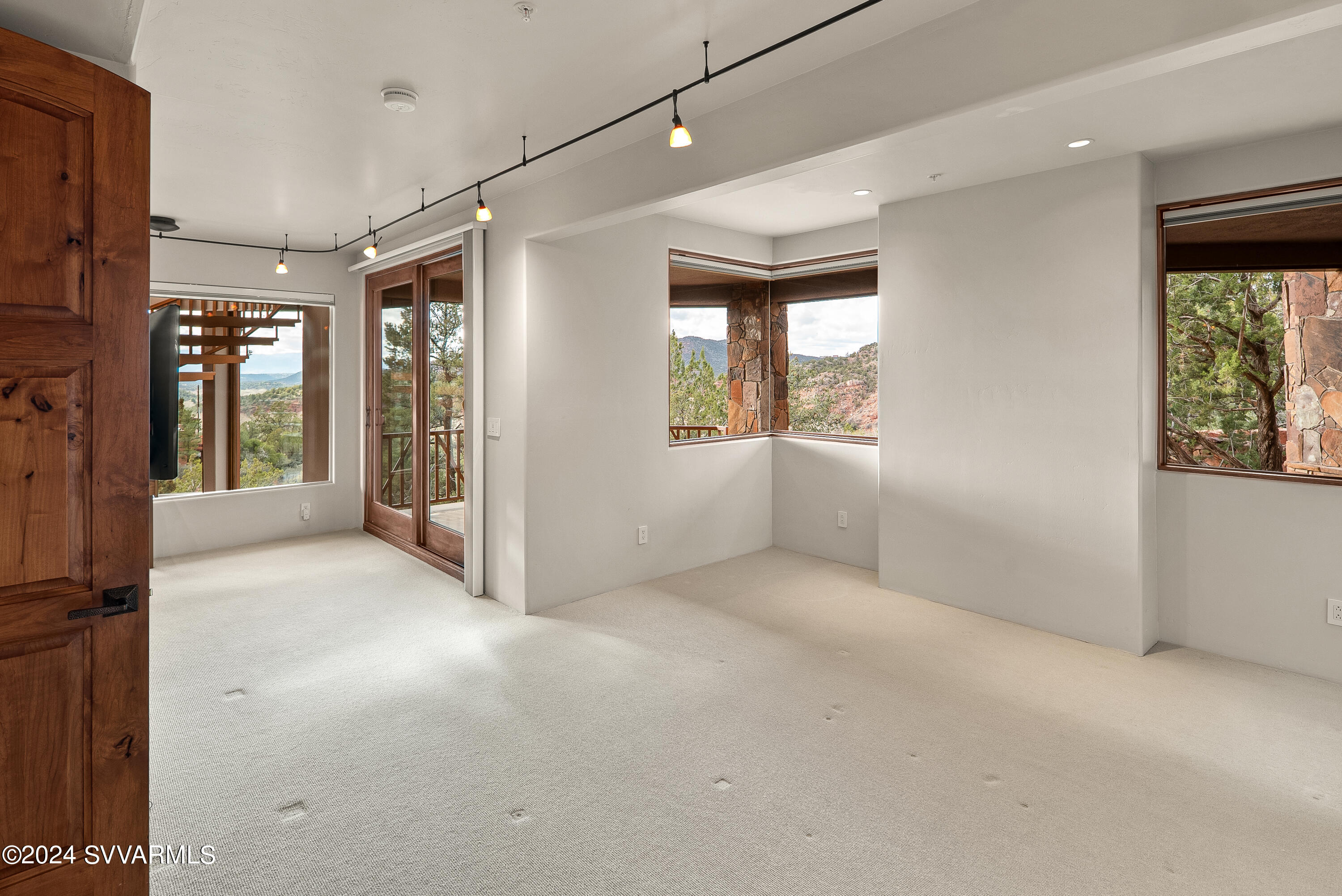 Back-O-Beyond Ran - Residential
