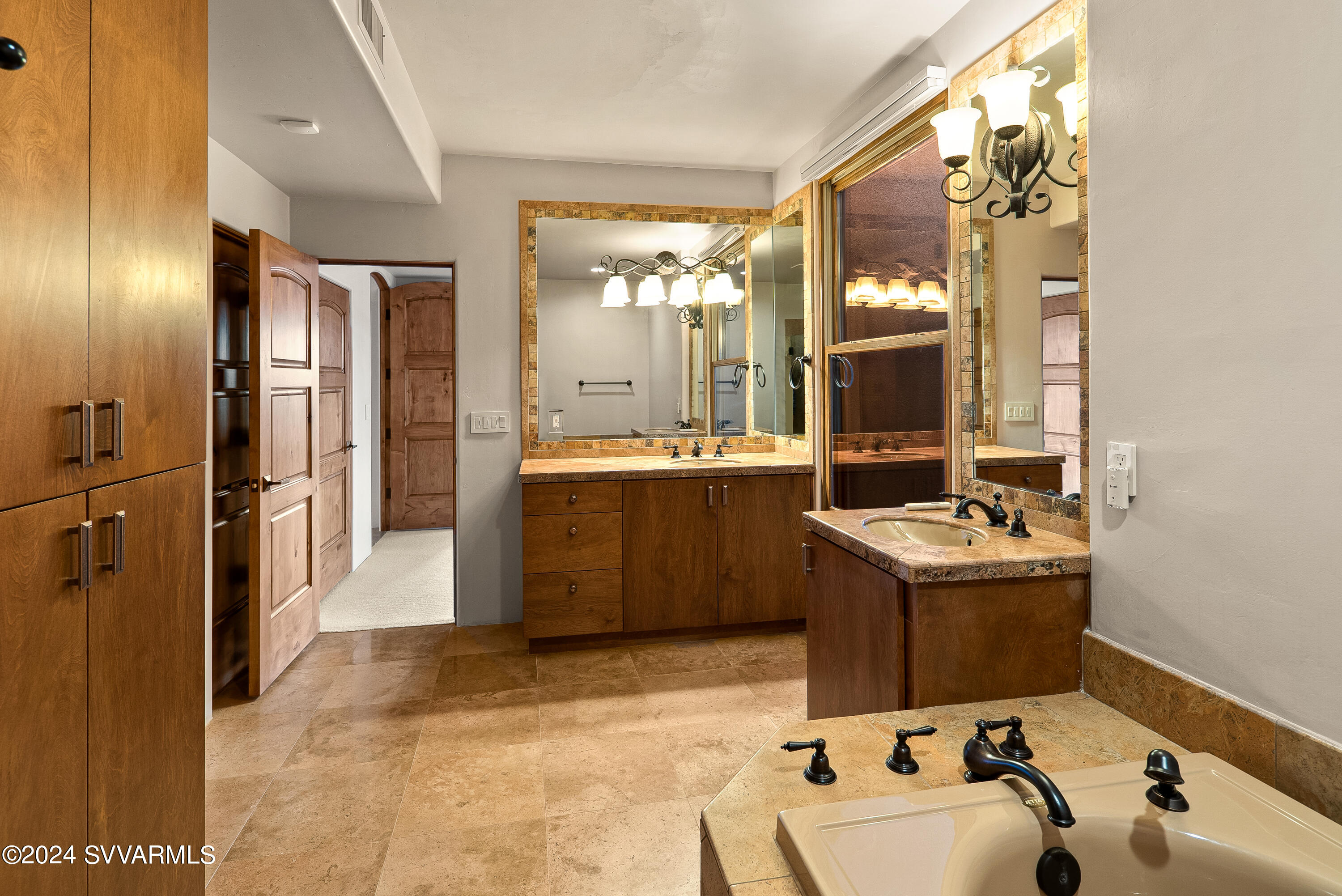 Back-O-Beyond Ran - Residential