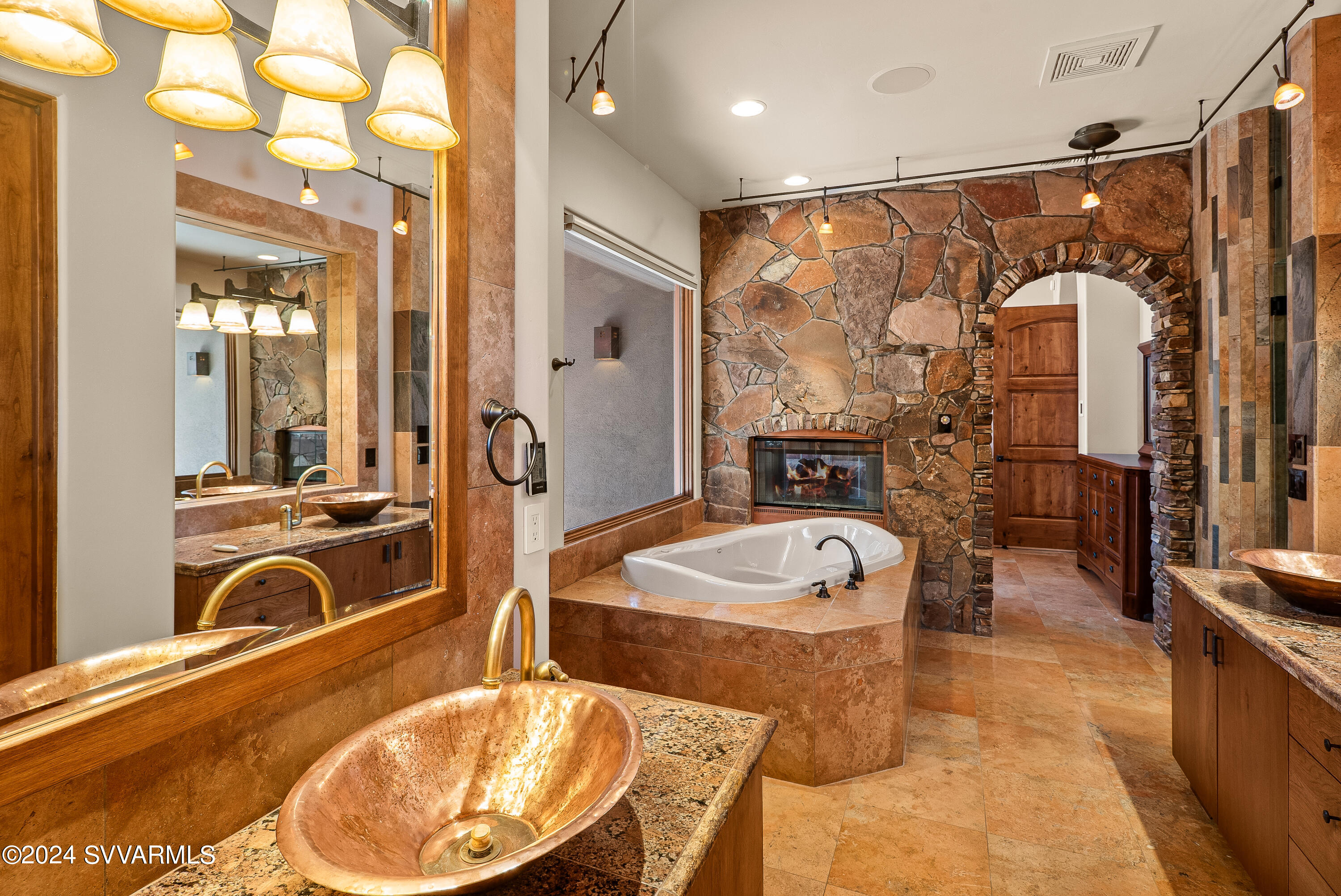 Back-O-Beyond Ran - Residential