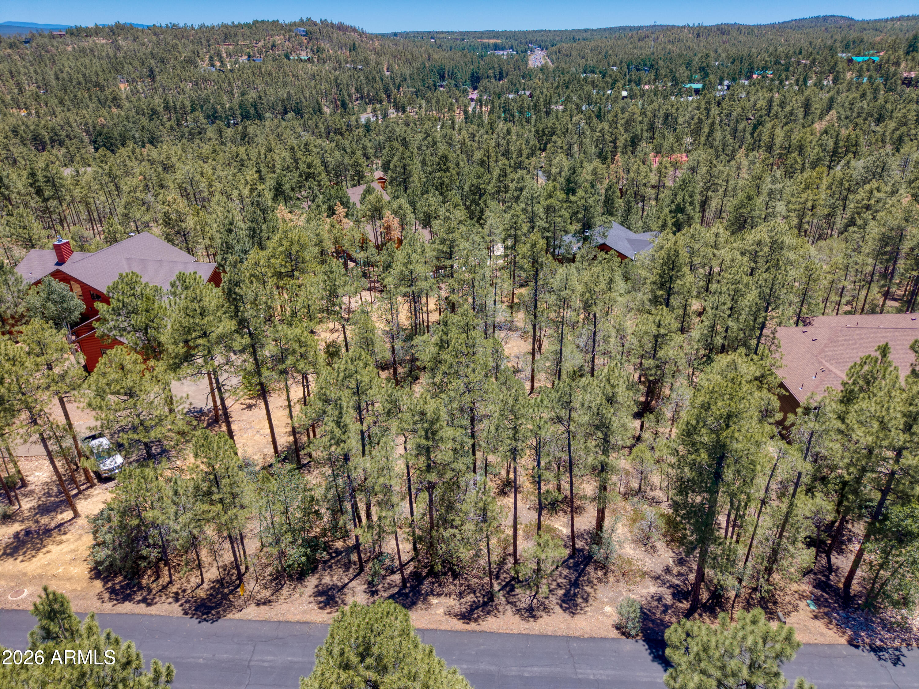 PINE OAKS - Land