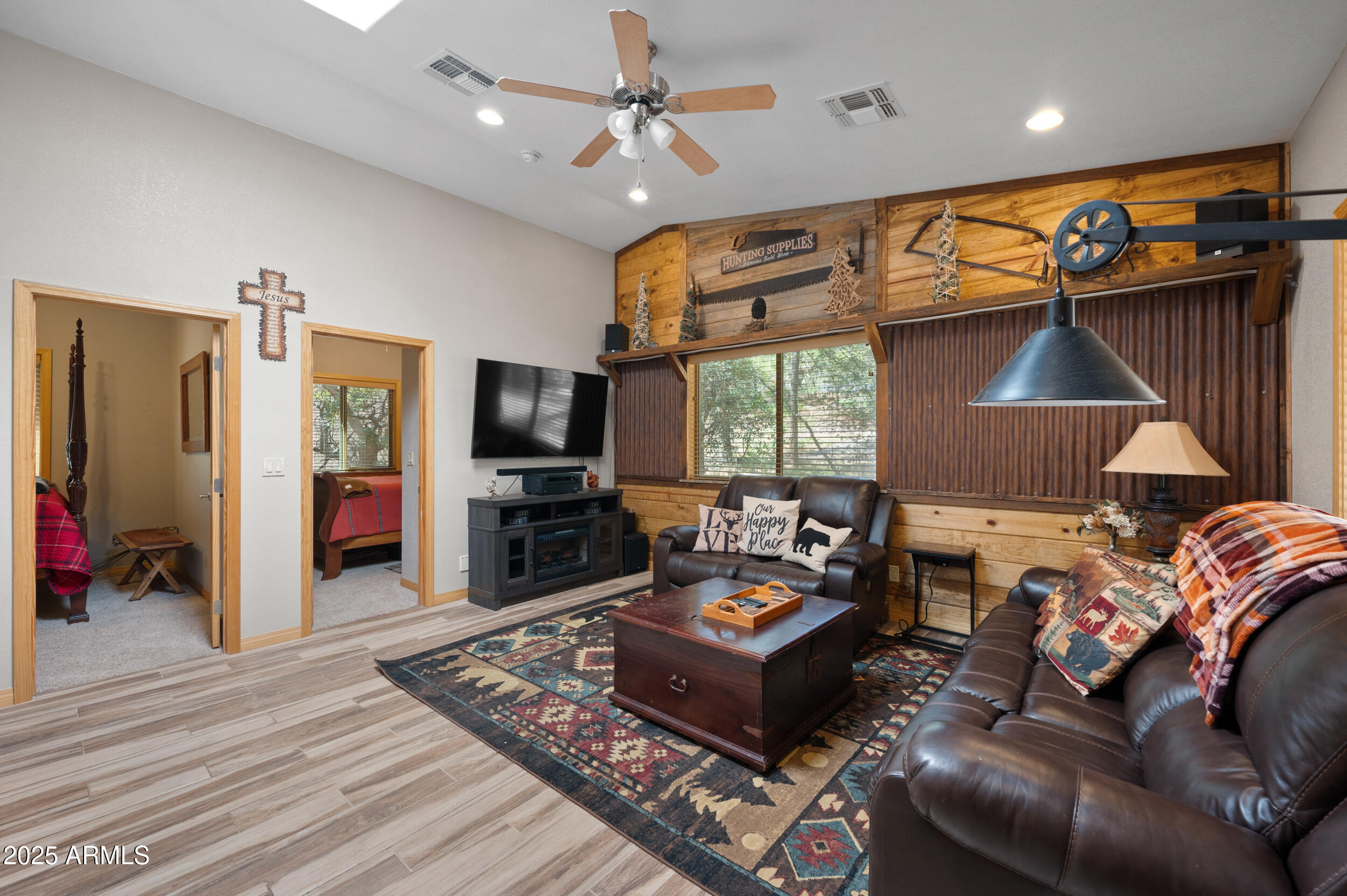 COOL PINES - Residential
