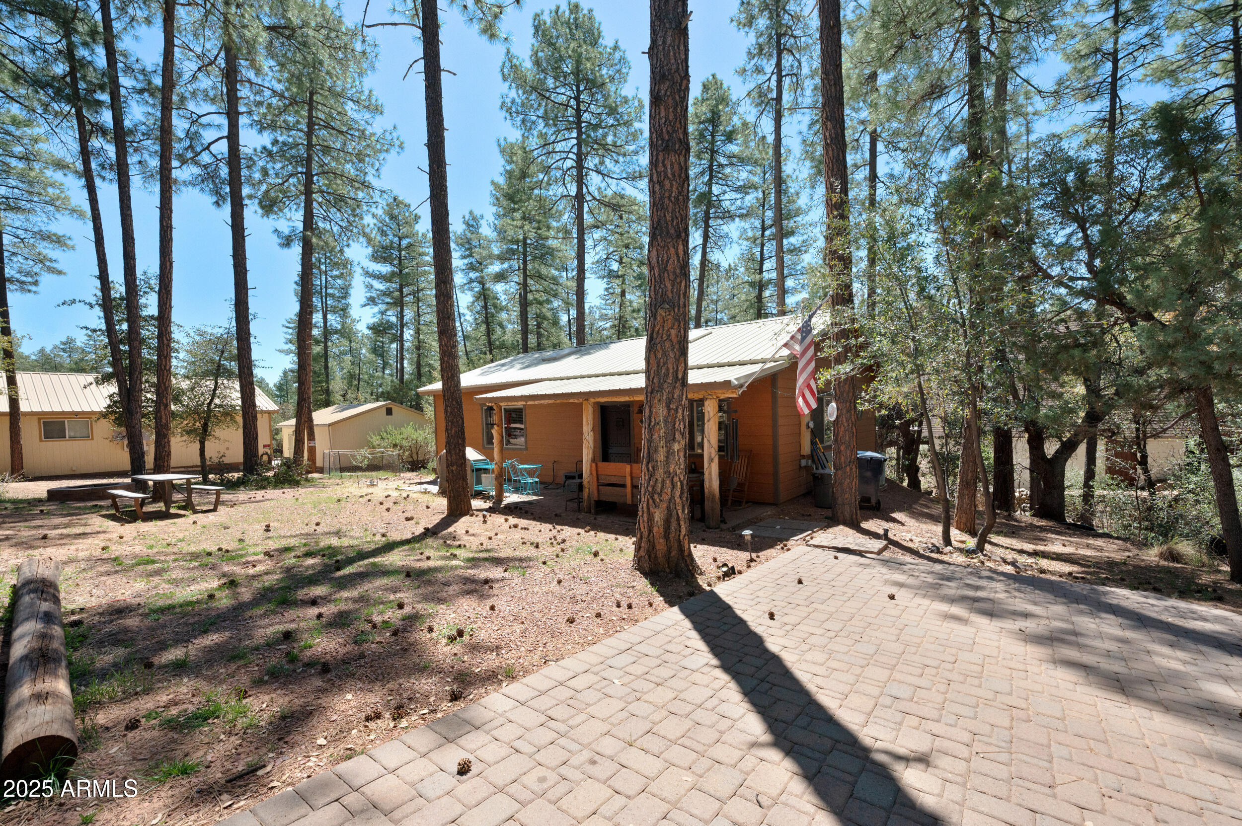COOL PINES - Residential