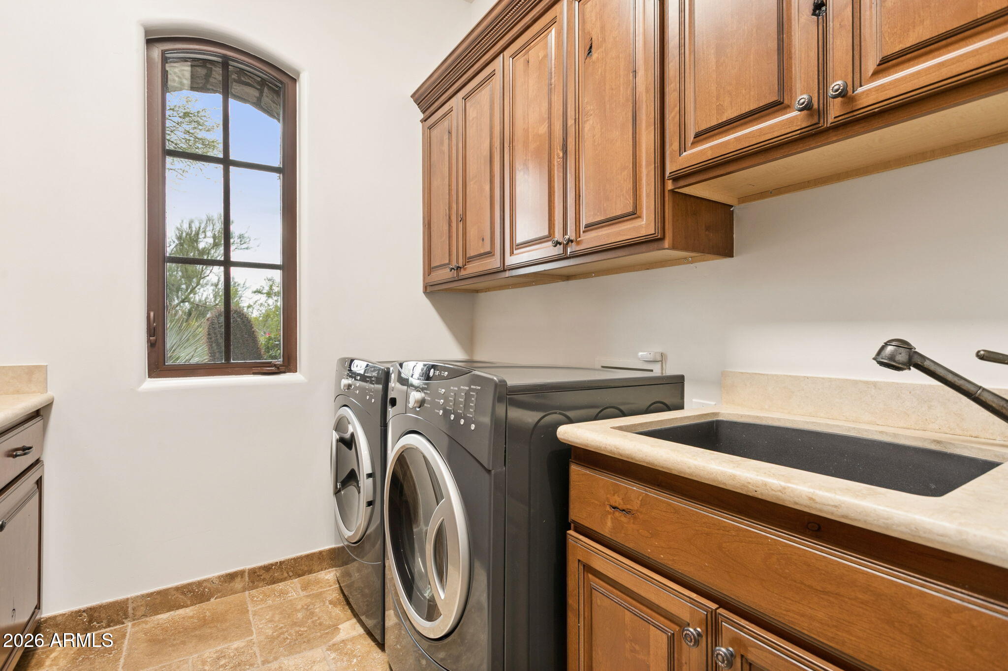 WHISPER ROCK UNIT 1 - Residential