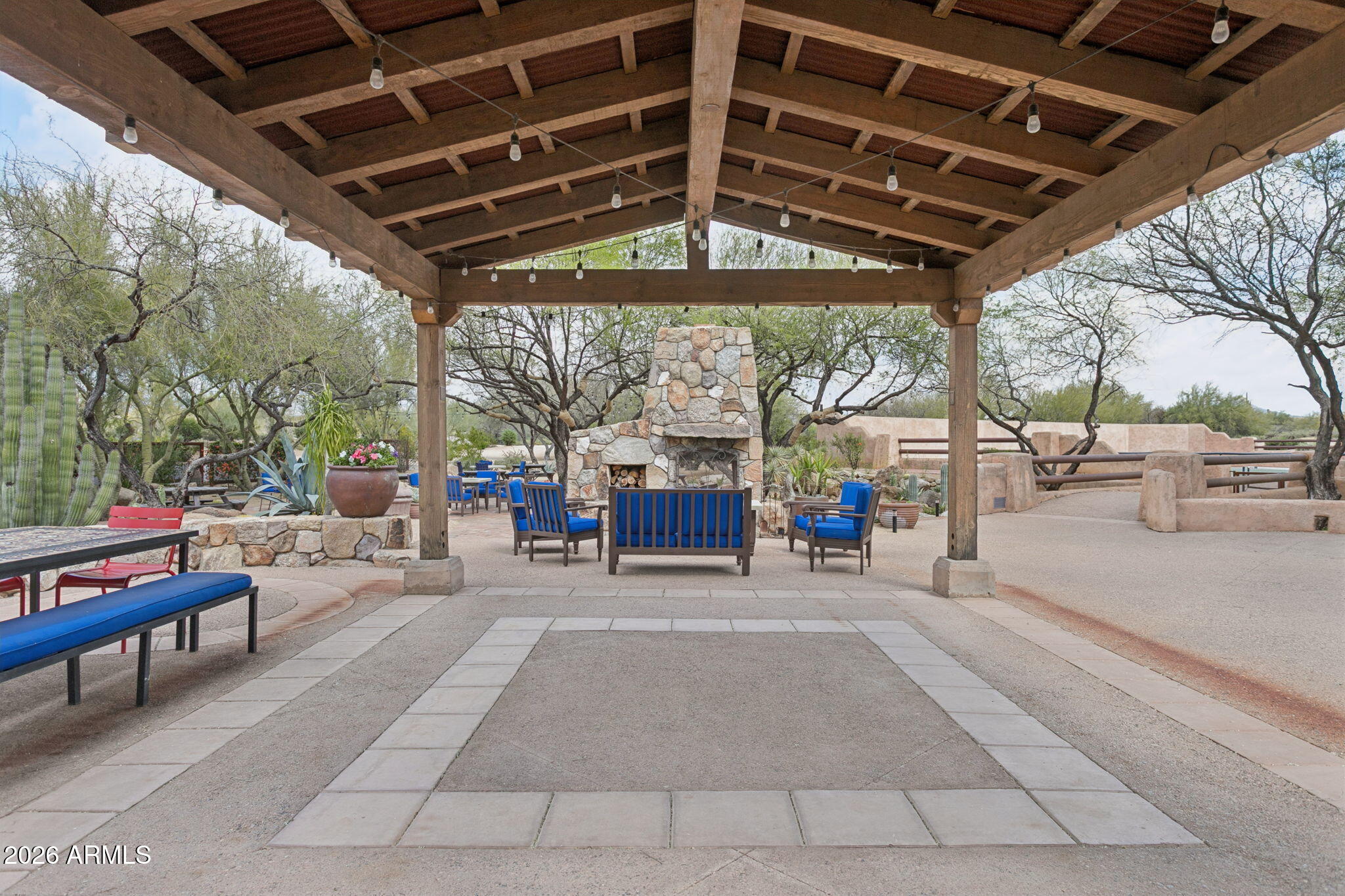 WHISPER ROCK UNIT 1 - Residential
