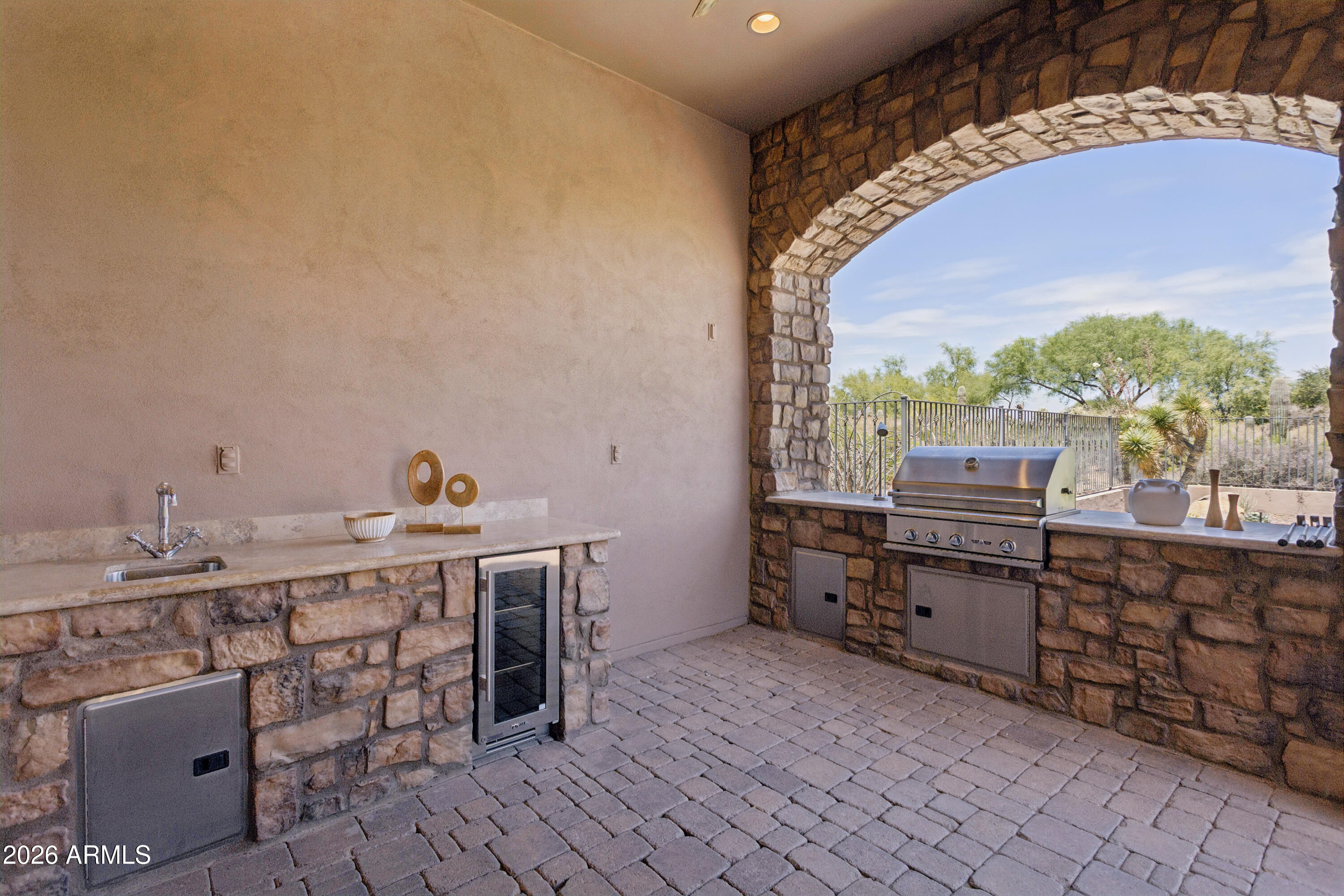 WHISPER ROCK UNIT 1 - Residential