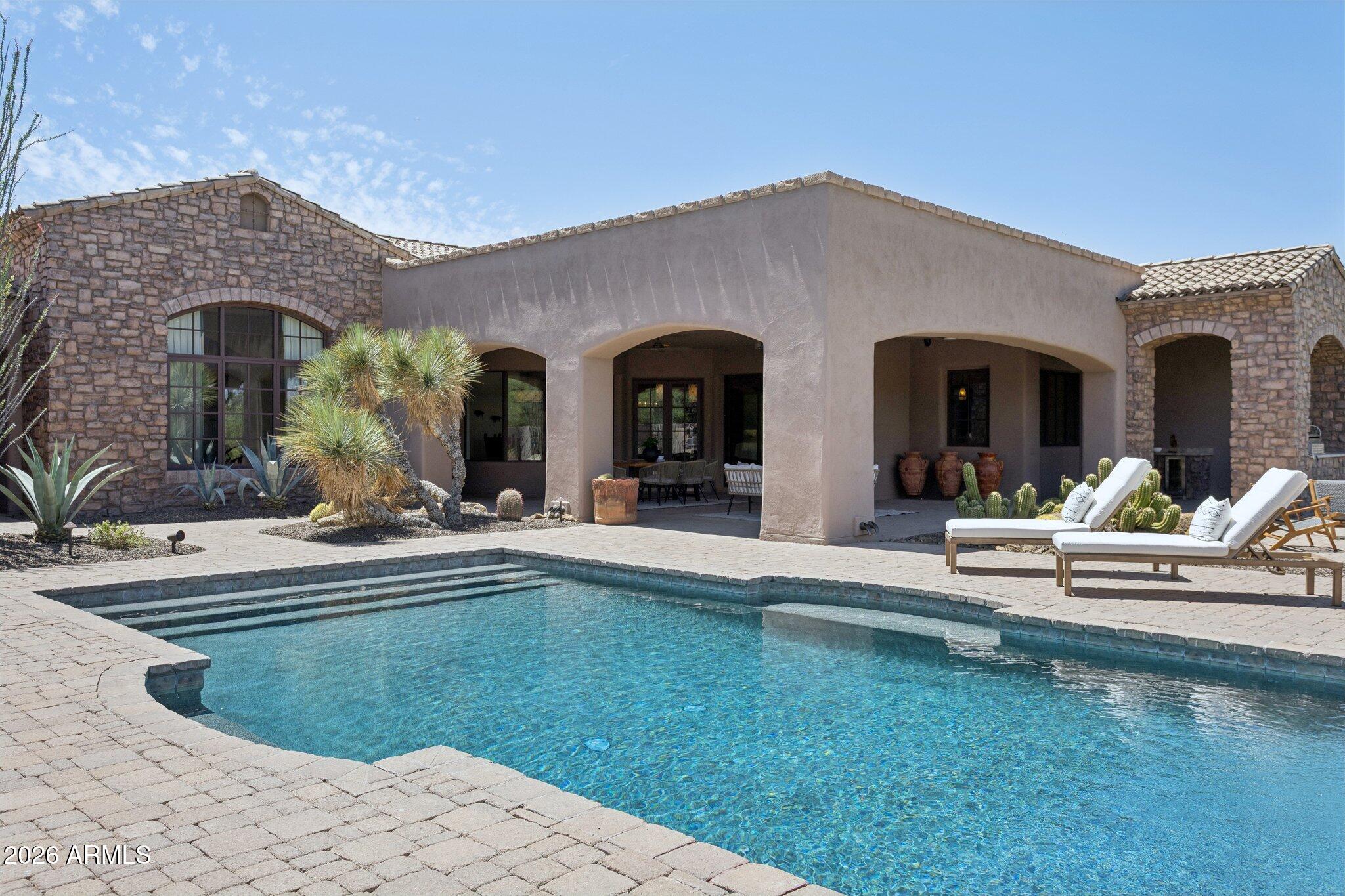 WHISPER ROCK UNIT 1 - Residential