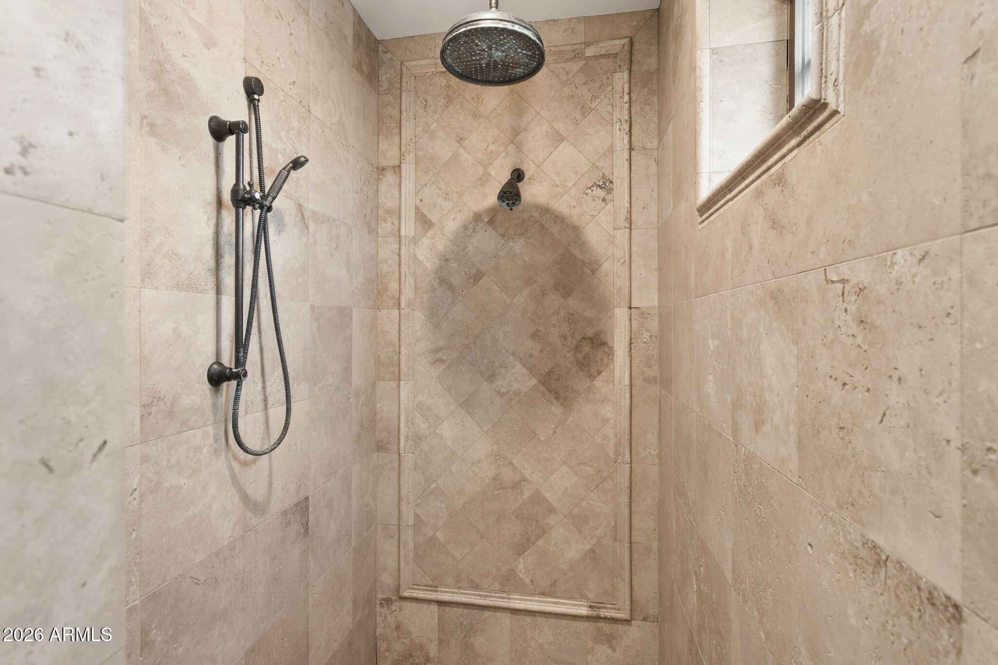 WHISPER ROCK UNIT 1 - Residential