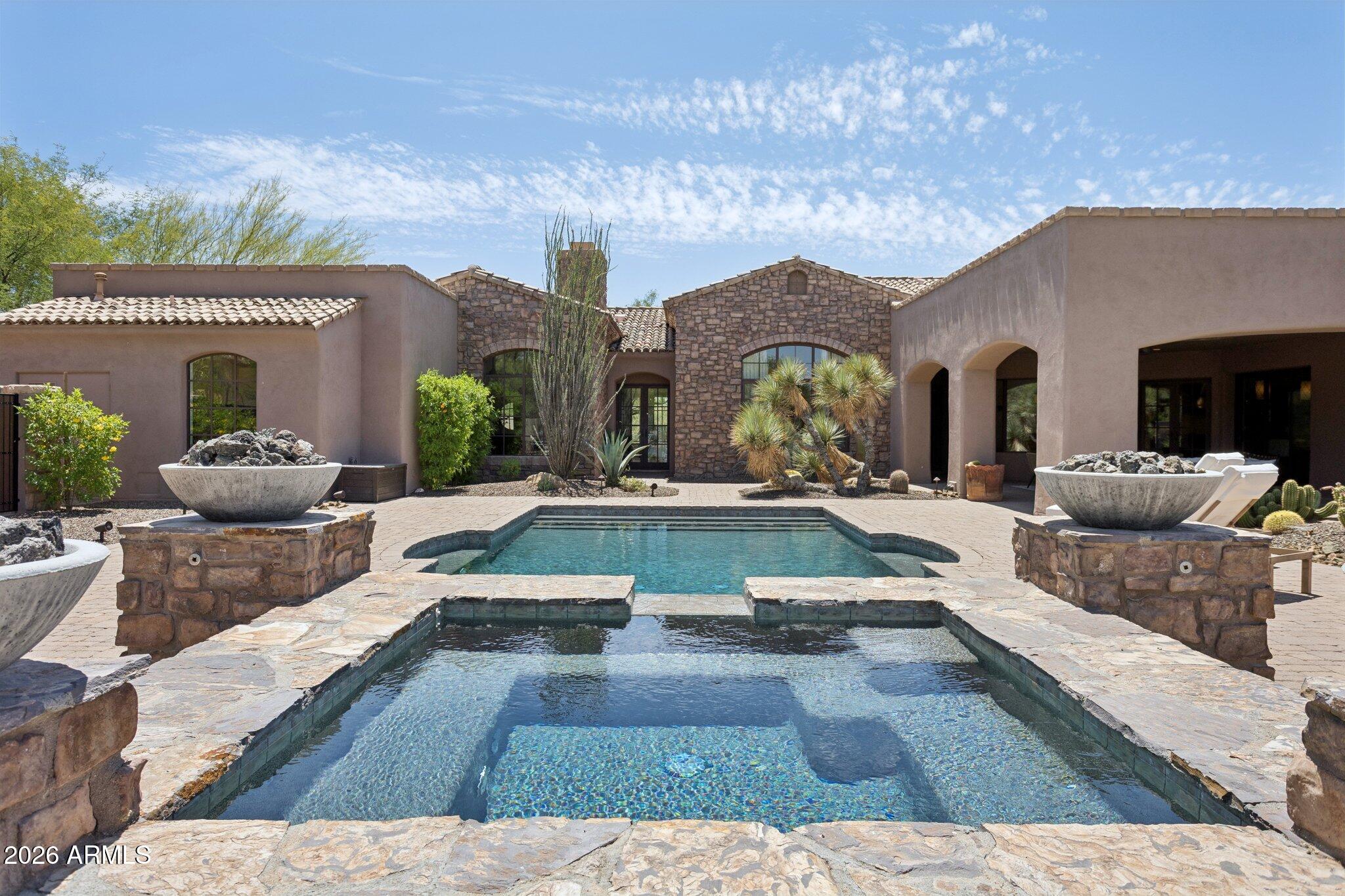 WHISPER ROCK UNIT 1 - Residential