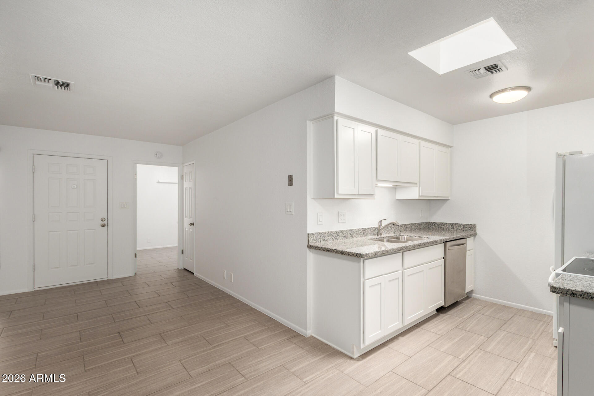 COUNTRY MEADOWS TOWNHOUSES - Residential