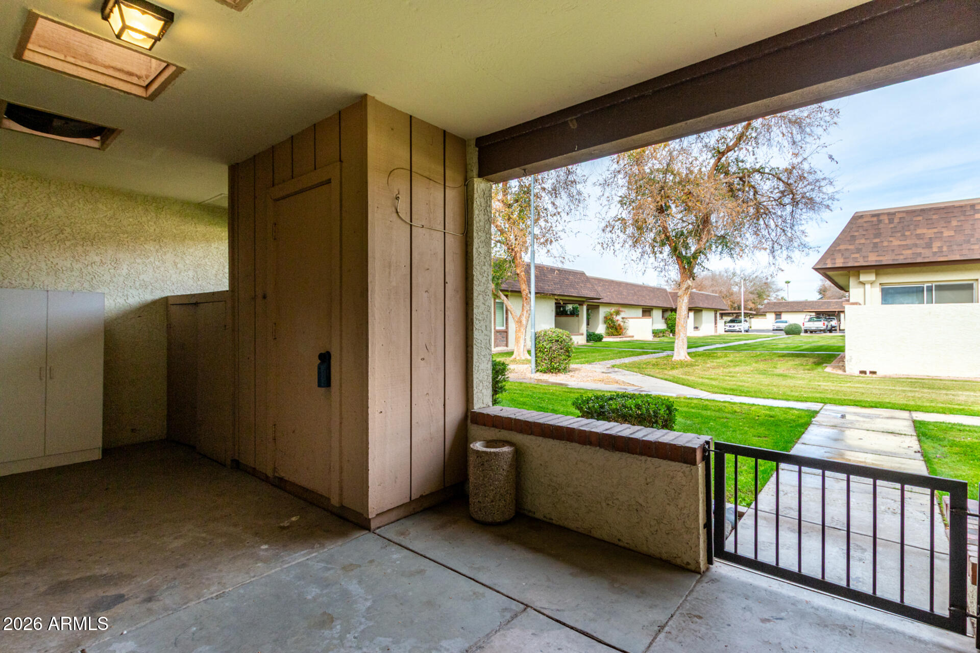 COUNTRY MEADOWS TOWNHOUSES - Residential