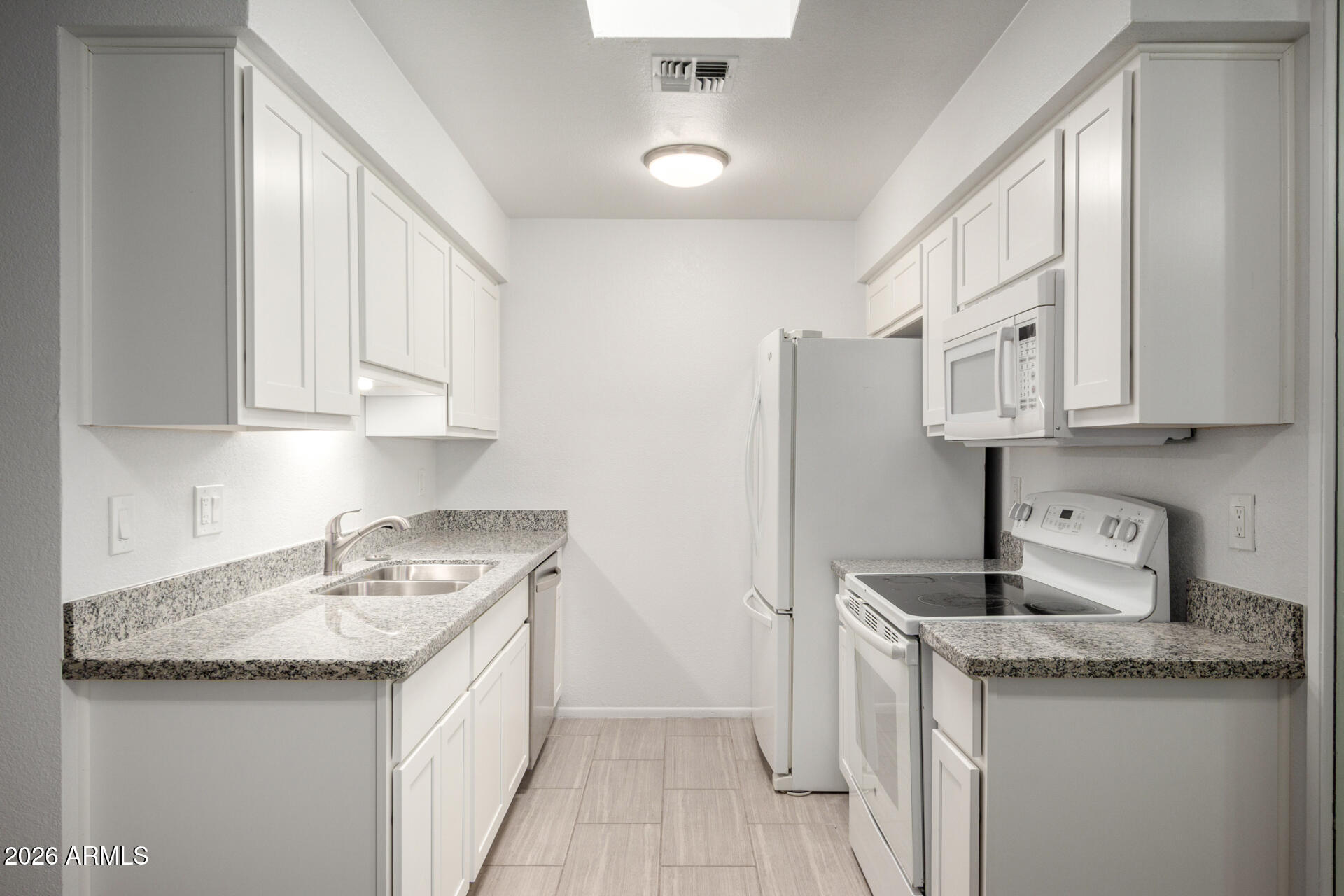 COUNTRY MEADOWS TOWNHOUSES - Residential