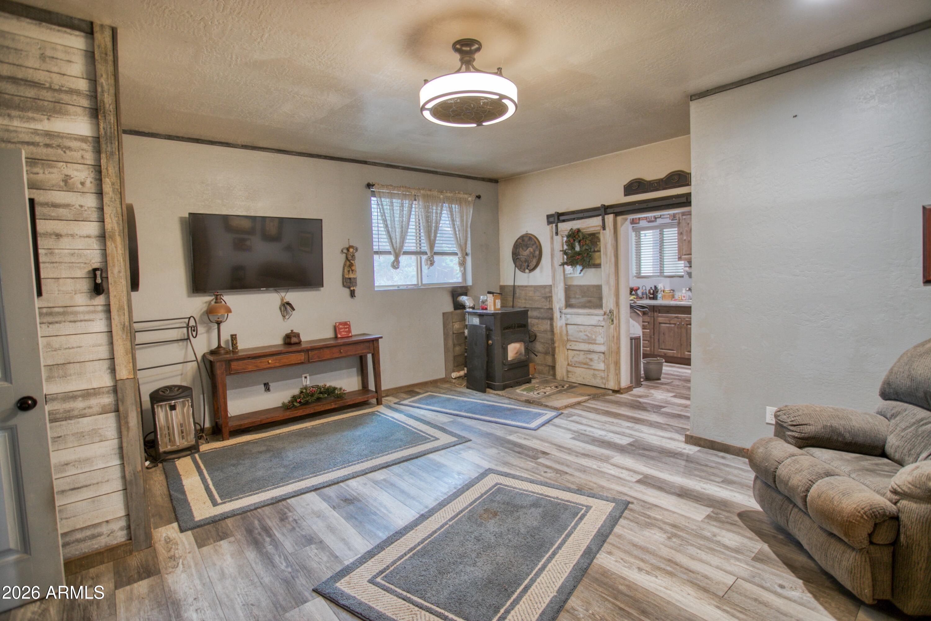 APACHE COVE AMD - Residential