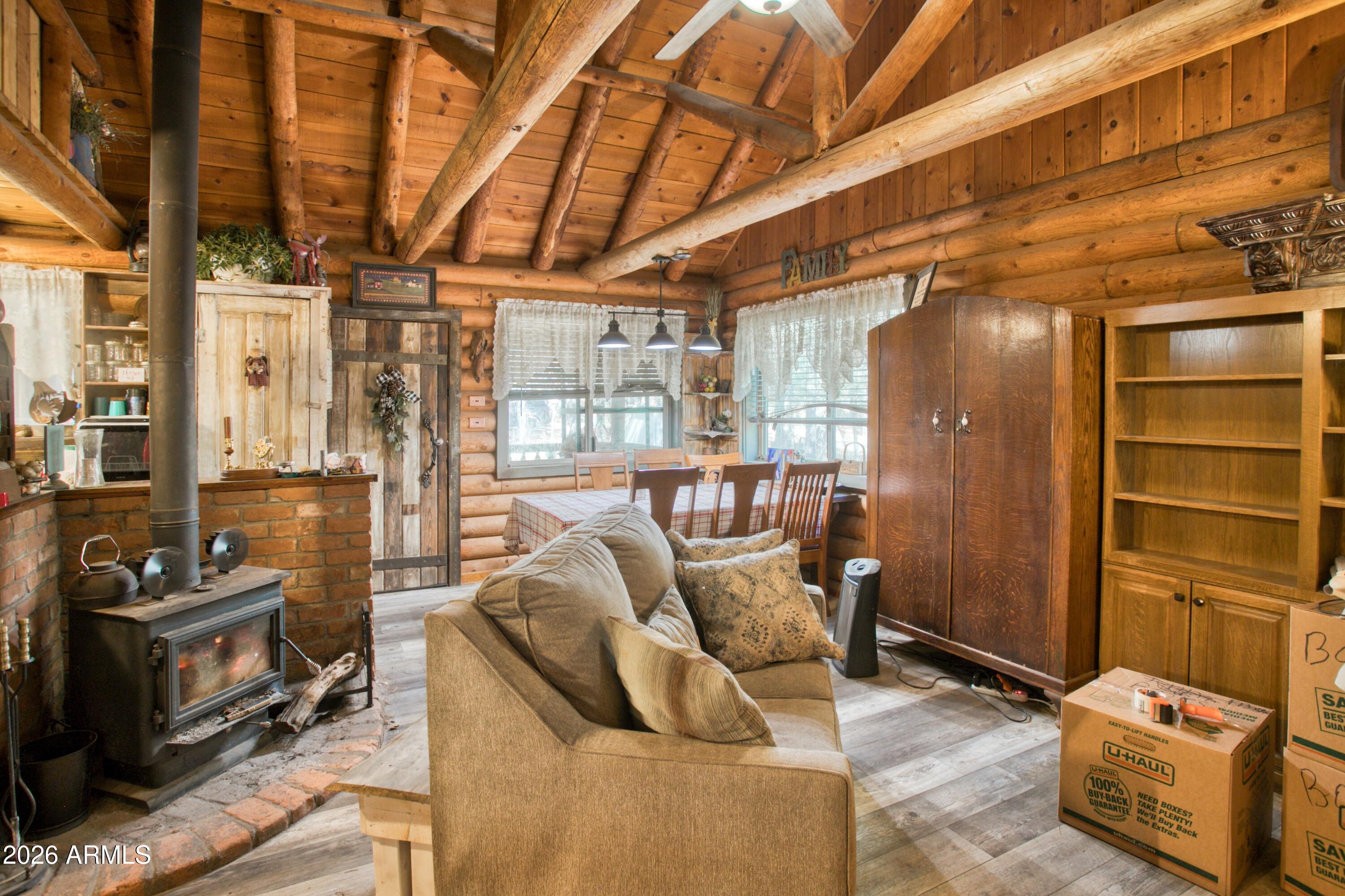 APACHE COVE AMD - Residential