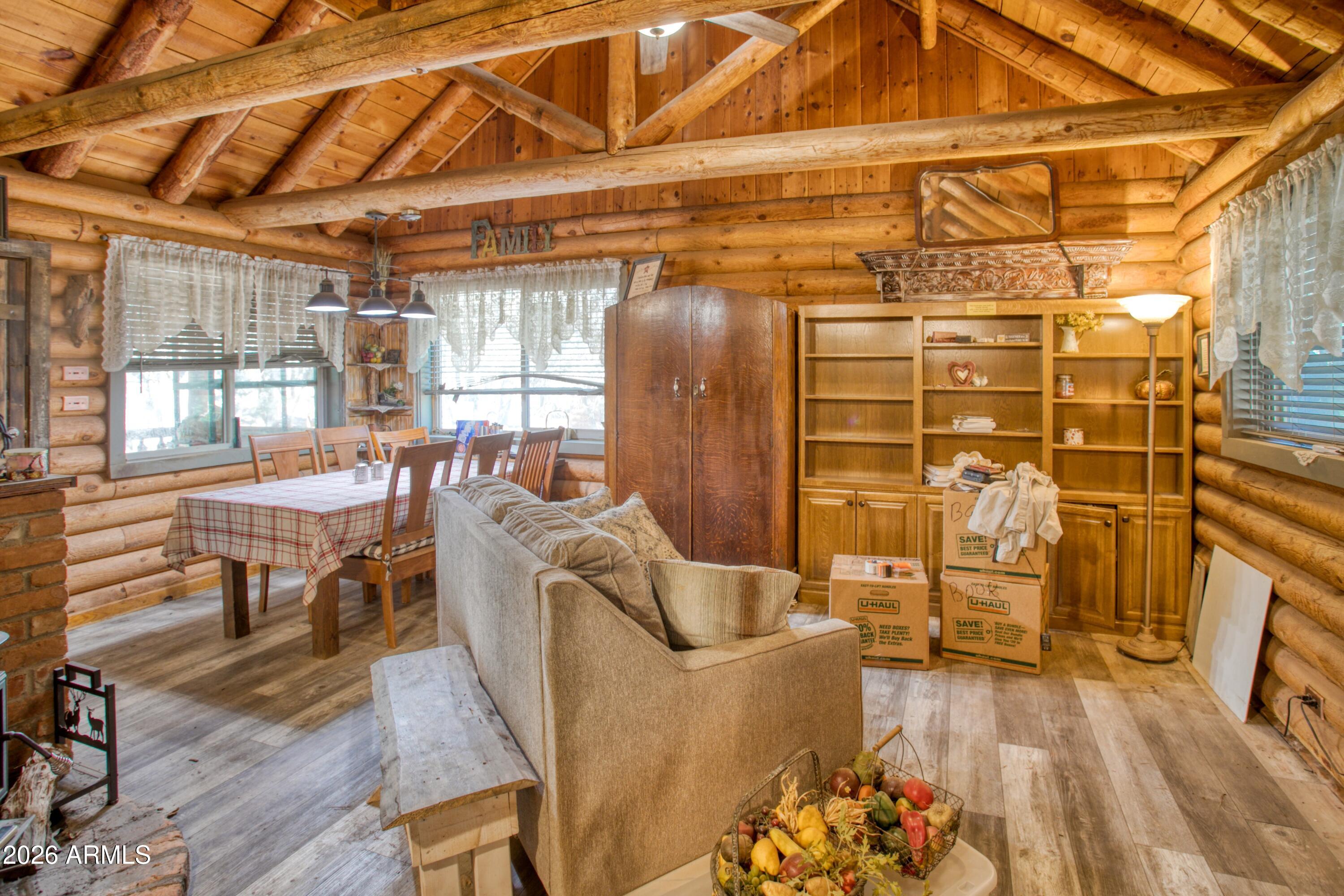 APACHE COVE AMD - Residential