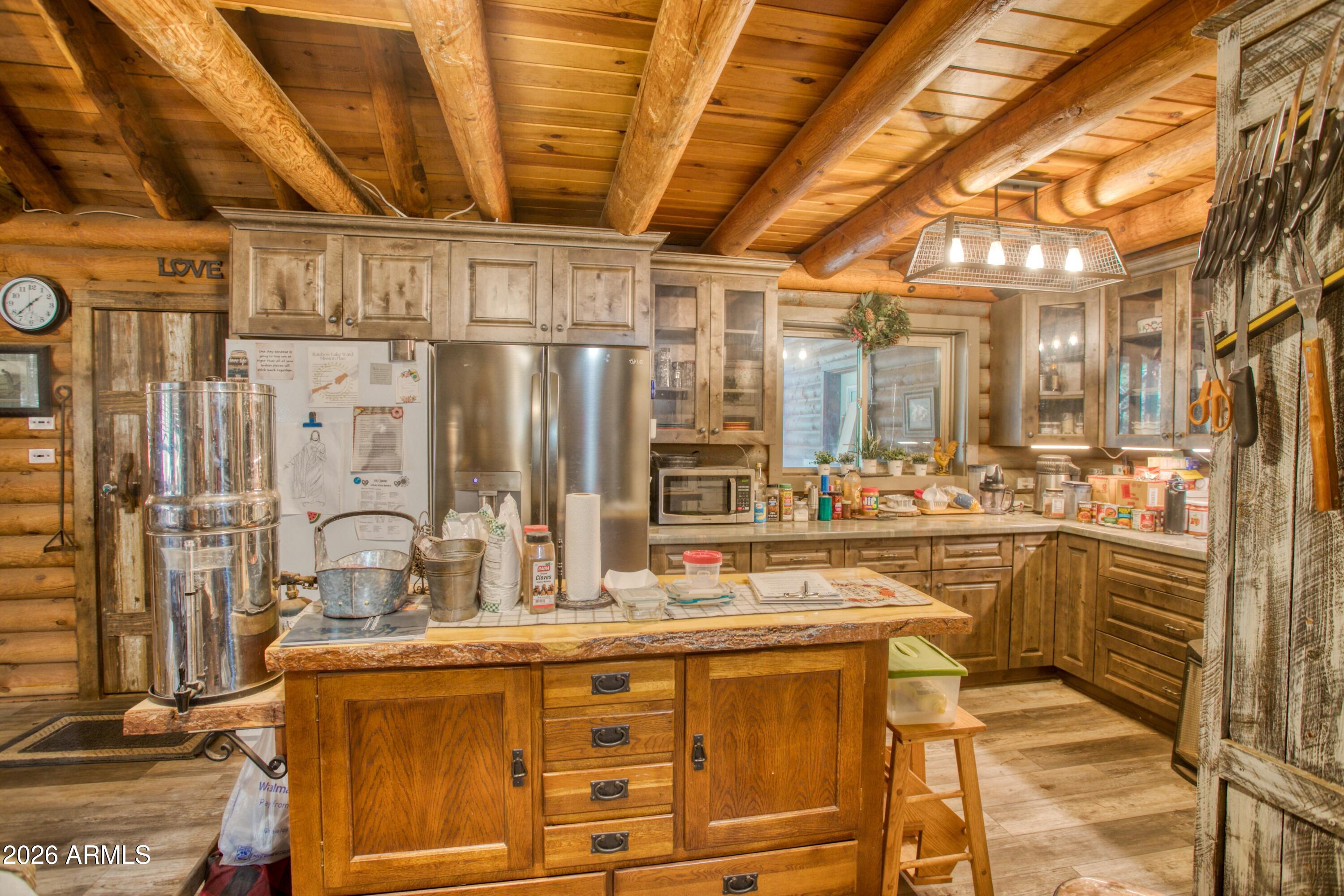 APACHE COVE AMD - Residential