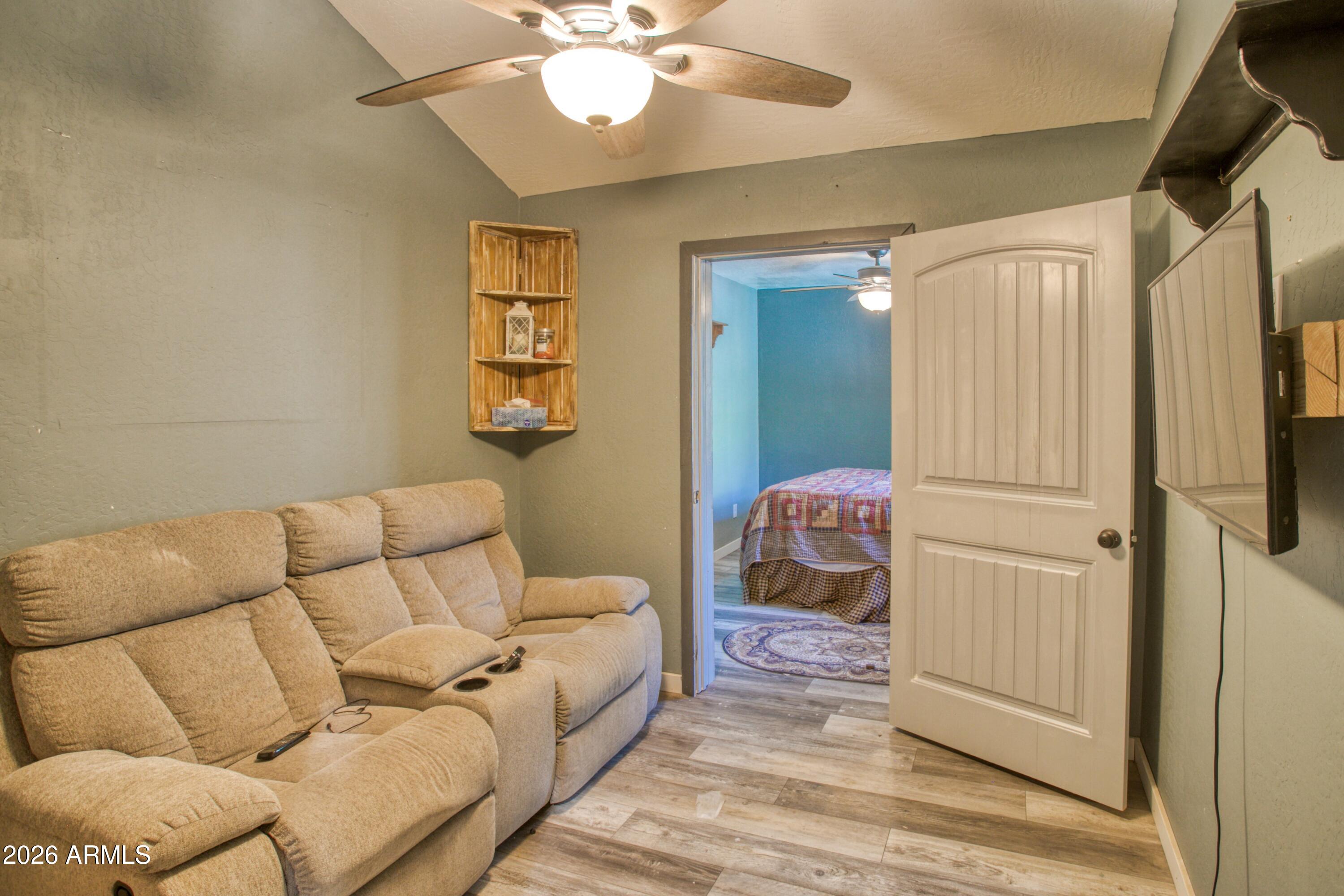 APACHE COVE AMD - Residential
