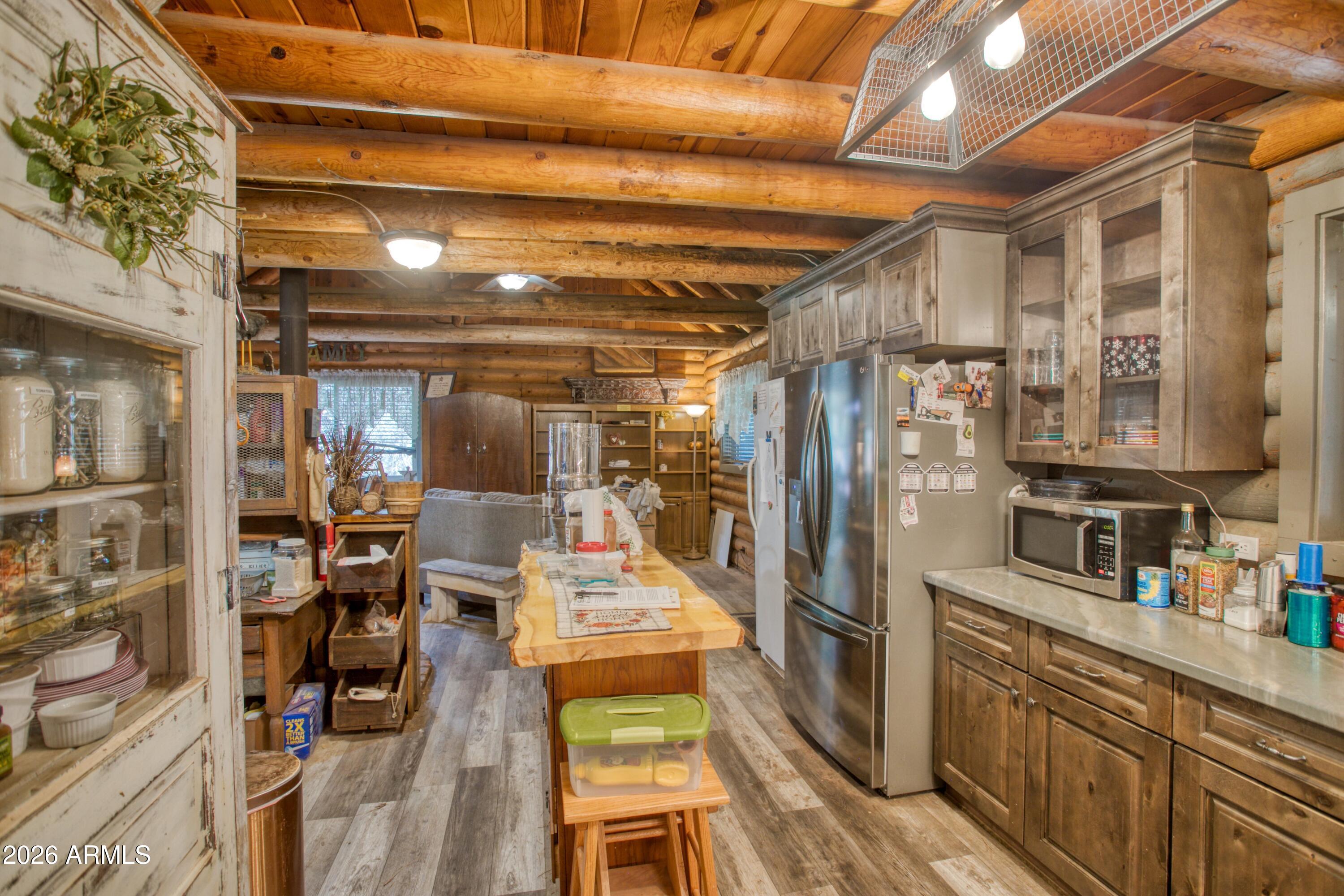 APACHE COVE AMD - Residential