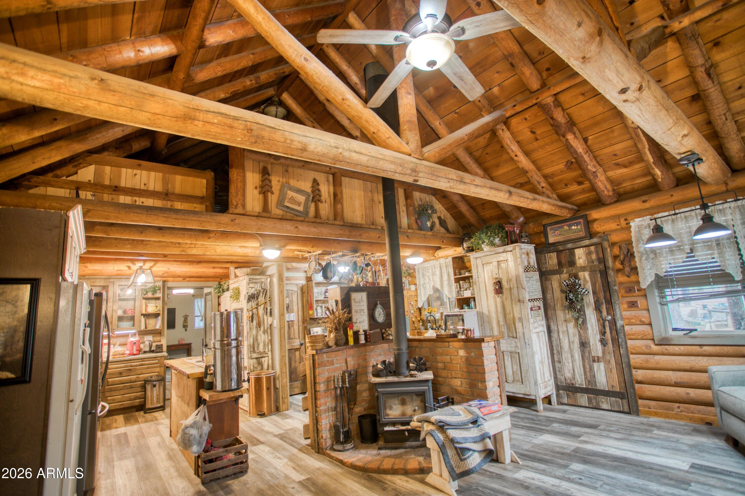 APACHE COVE AMD - Residential