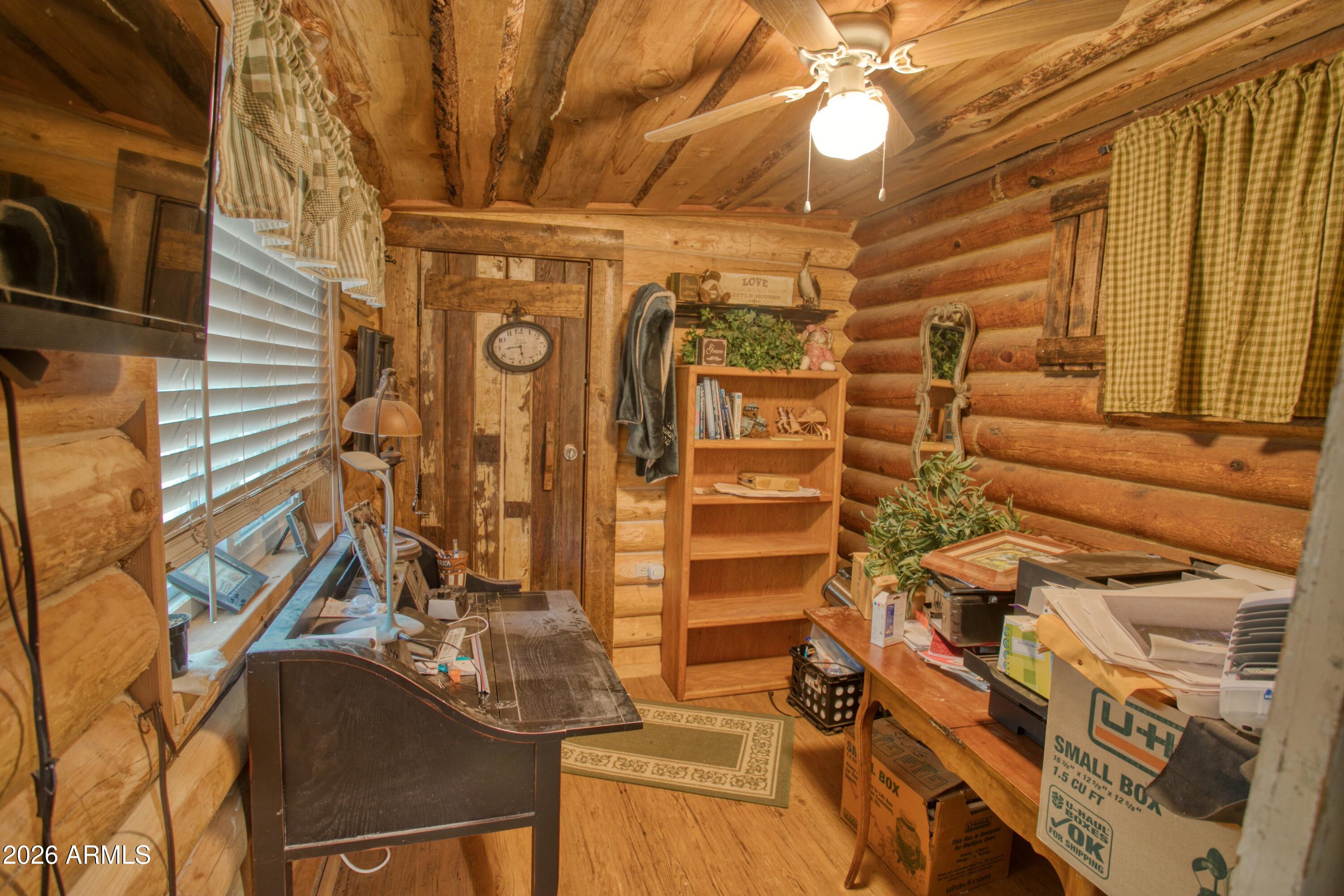 APACHE COVE AMD - Residential