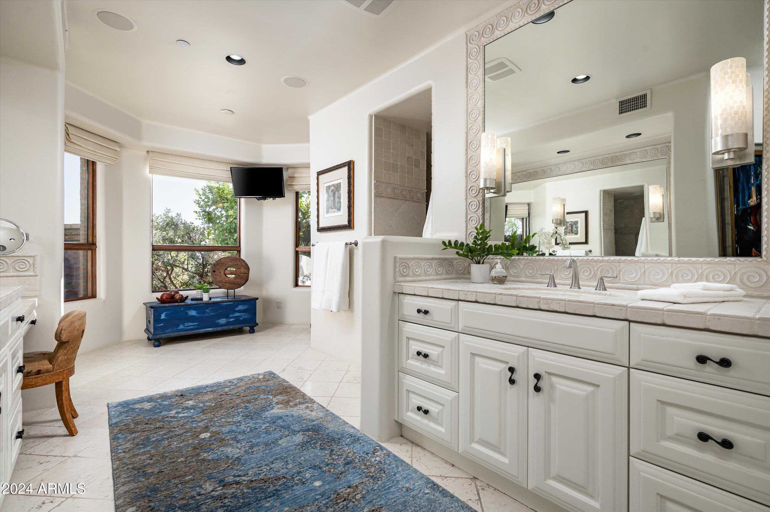 DESERT MOUNTAIN PHASE 1 UNIT 2 LOT 206-335 TR A - Residential