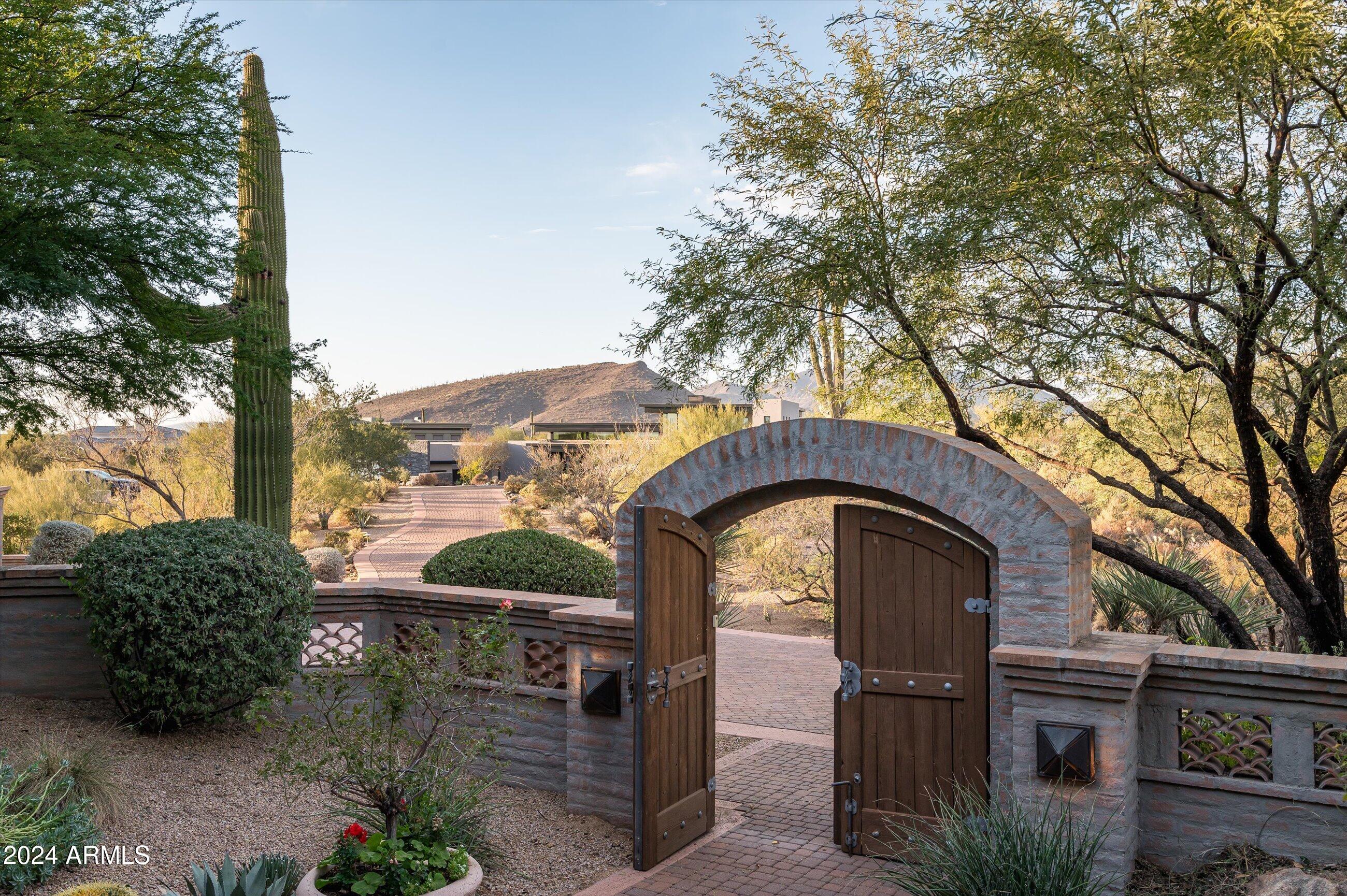 DESERT MOUNTAIN PHASE 1 UNIT 2 LOT 206-335 TR A - Residential