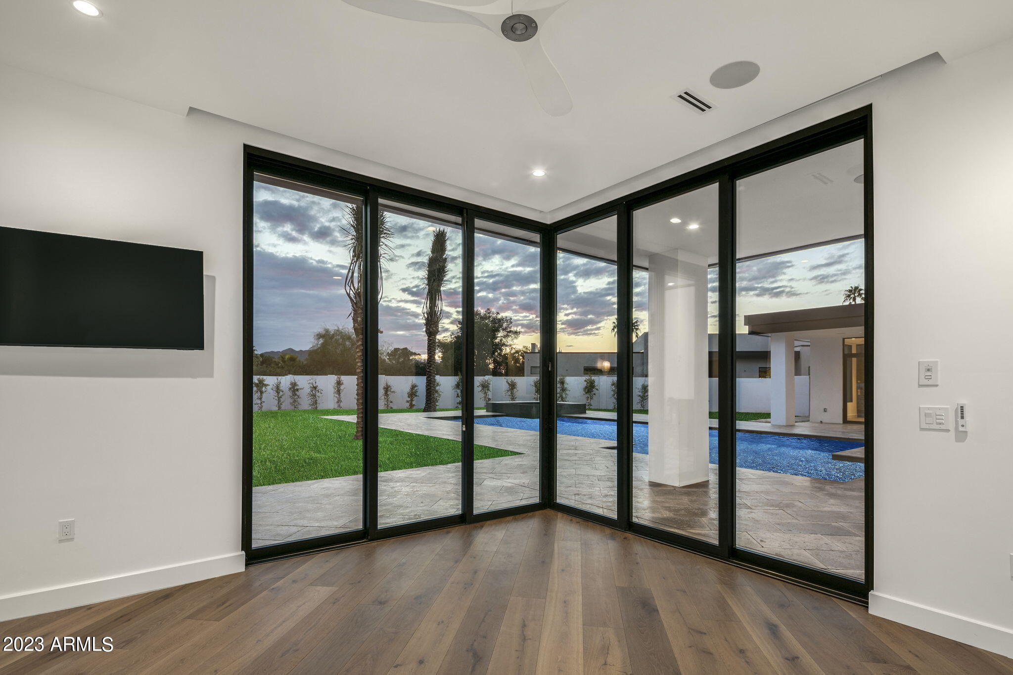 SUNBURST FARMS EAST 5 - Residential