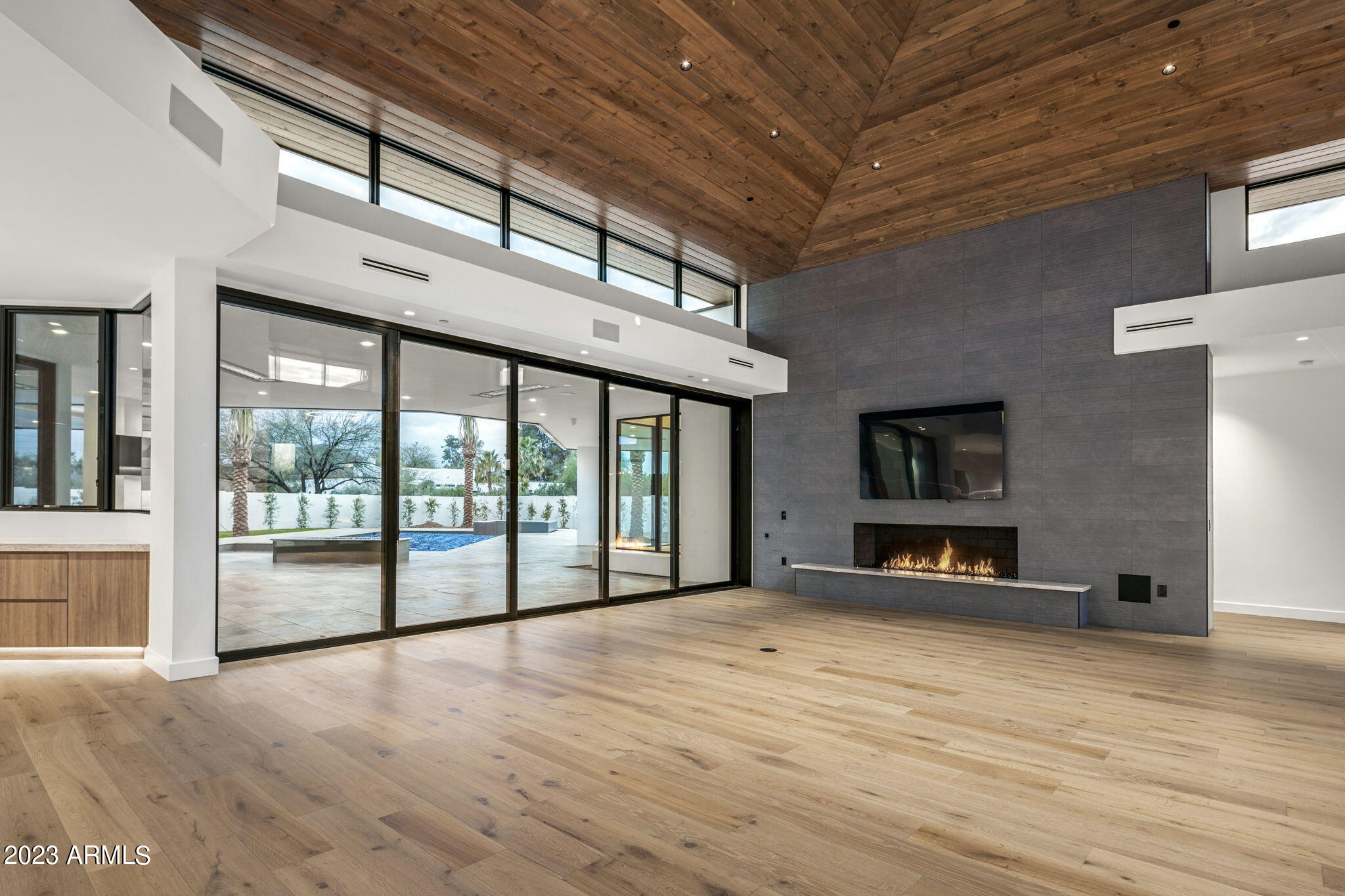 SUNBURST FARMS EAST 5 - Residential