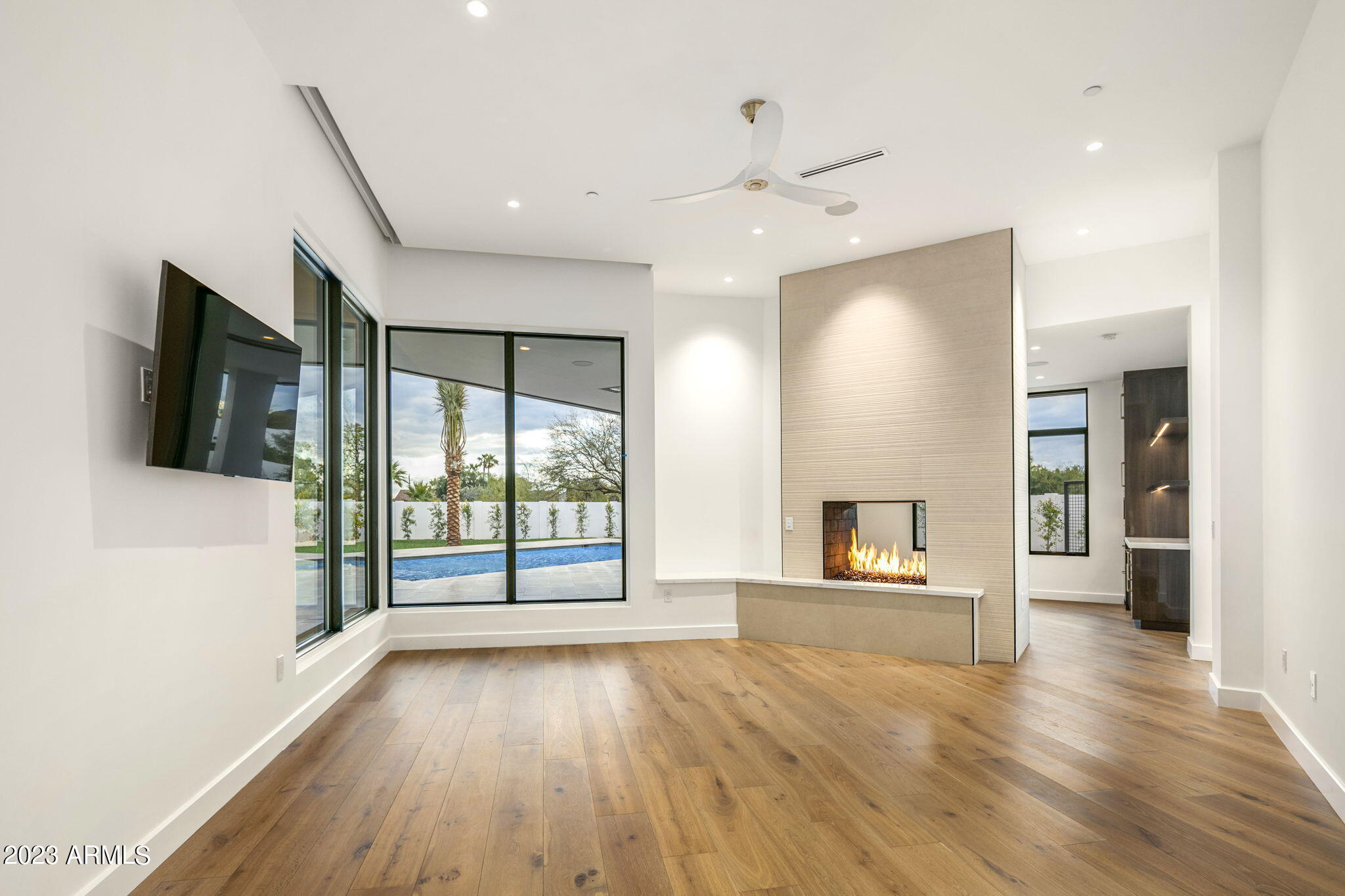 SUNBURST FARMS EAST 5 - Residential