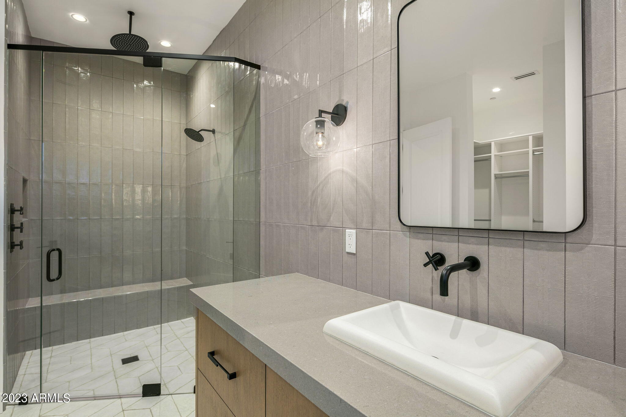 SUNBURST FARMS EAST 5 - Residential