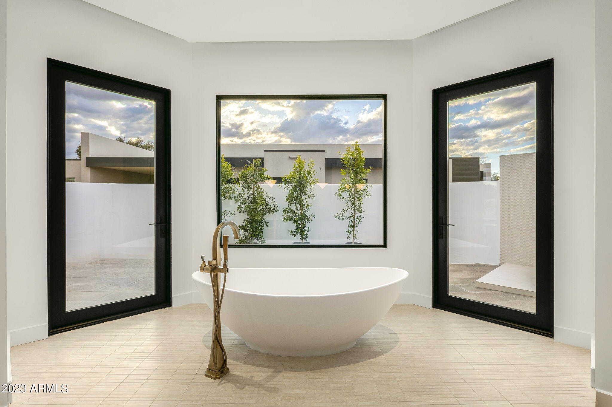 SUNBURST FARMS EAST 5 - Residential