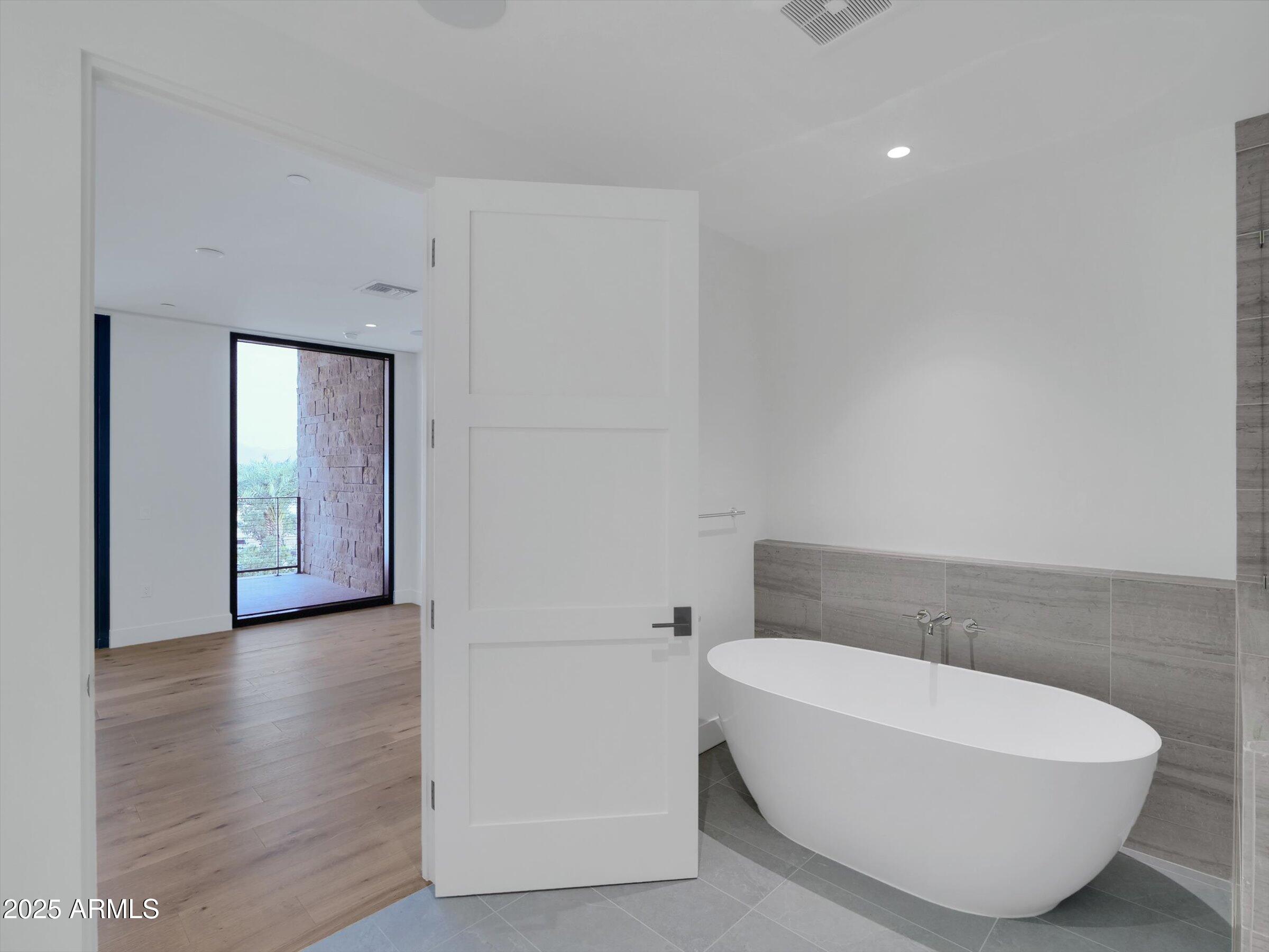 ASCENT AT THE PHOENICIAN MOUNTAINSIDE CONDOMINIUMS - Residential