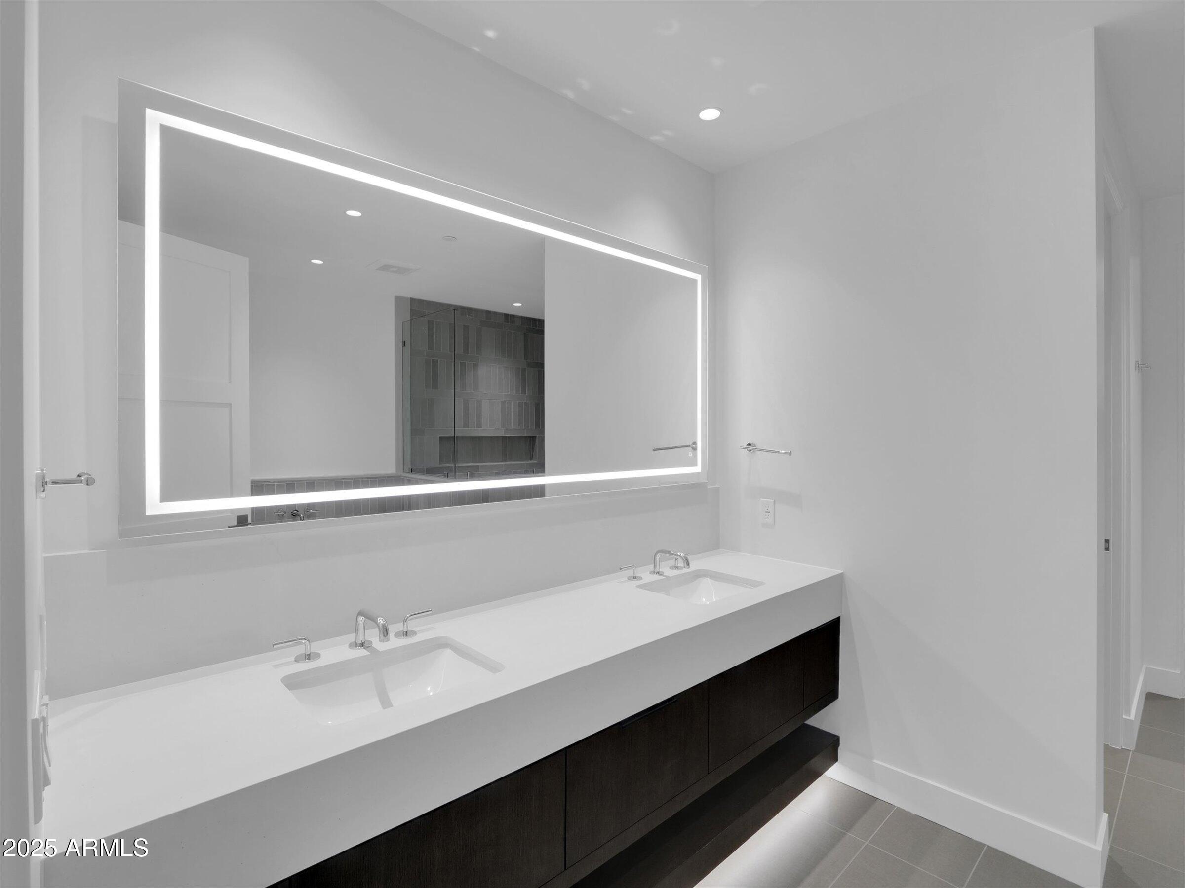ASCENT AT THE PHOENICIAN MOUNTAINSIDE CONDOMINIUMS - Residential