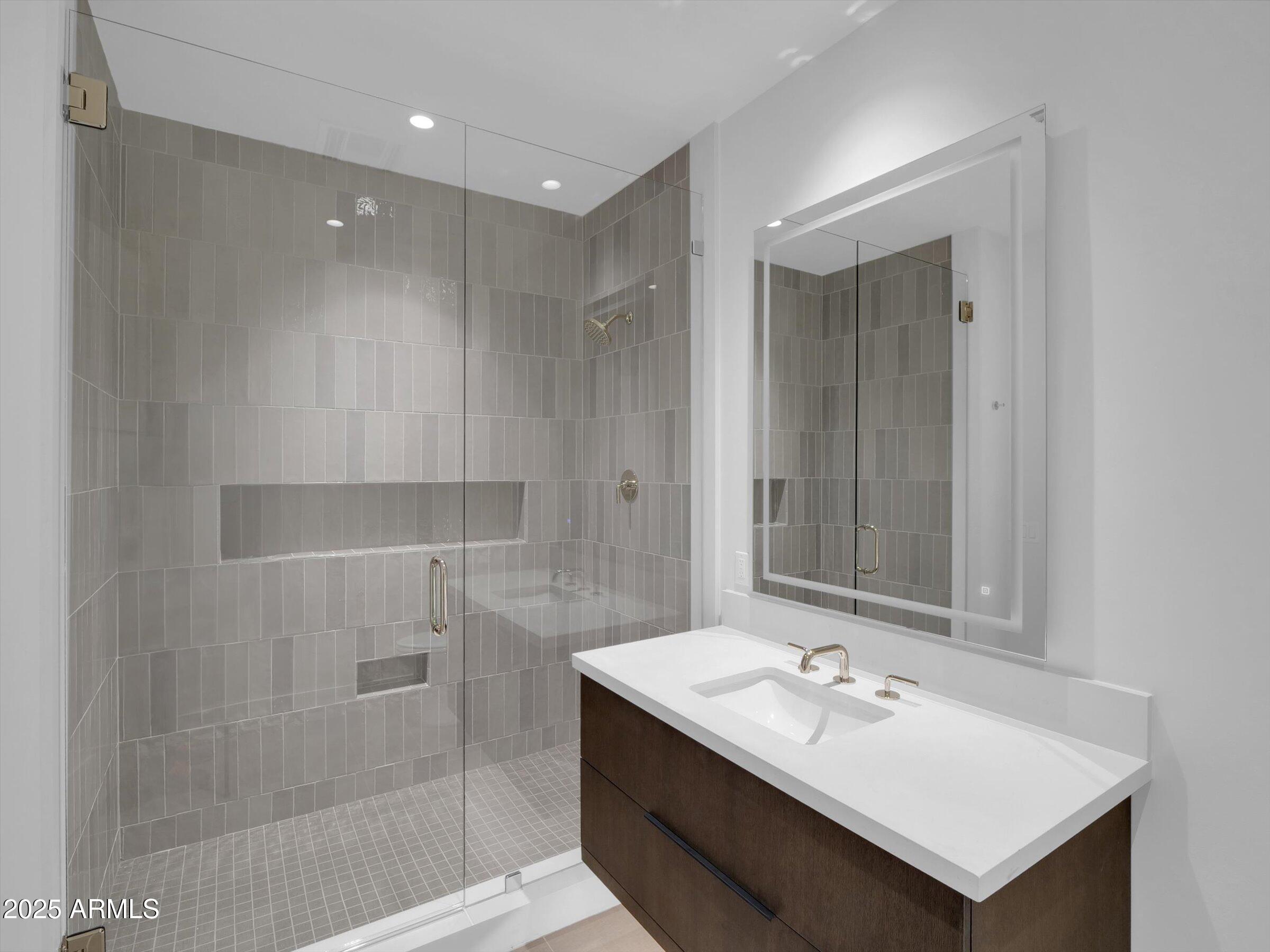 ASCENT AT THE PHOENICIAN MOUNTAINSIDE CONDOMINIUMS - Residential