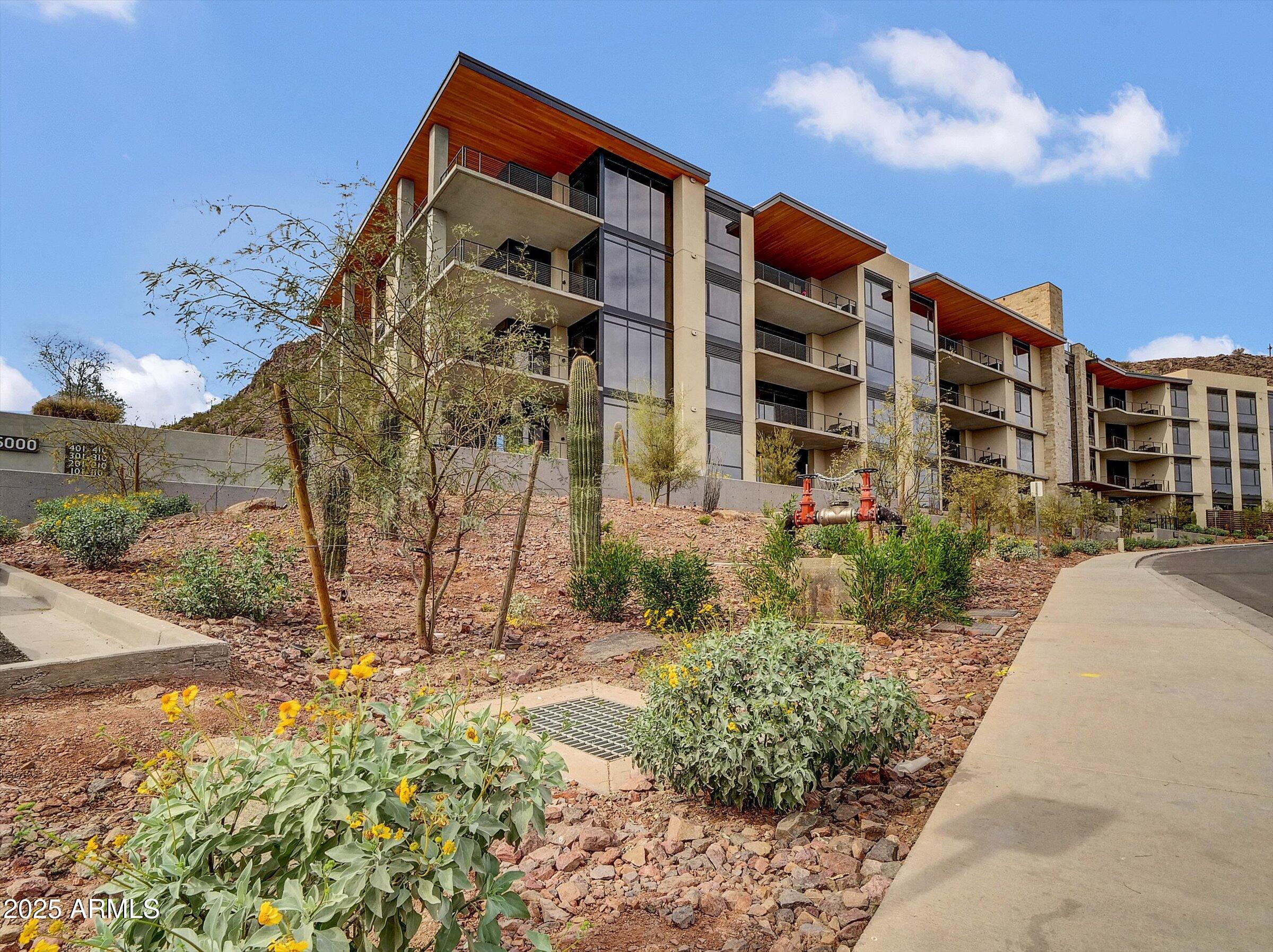 ASCENT AT THE PHOENICIAN MOUNTAINSIDE CONDOMINIUMS - Residential