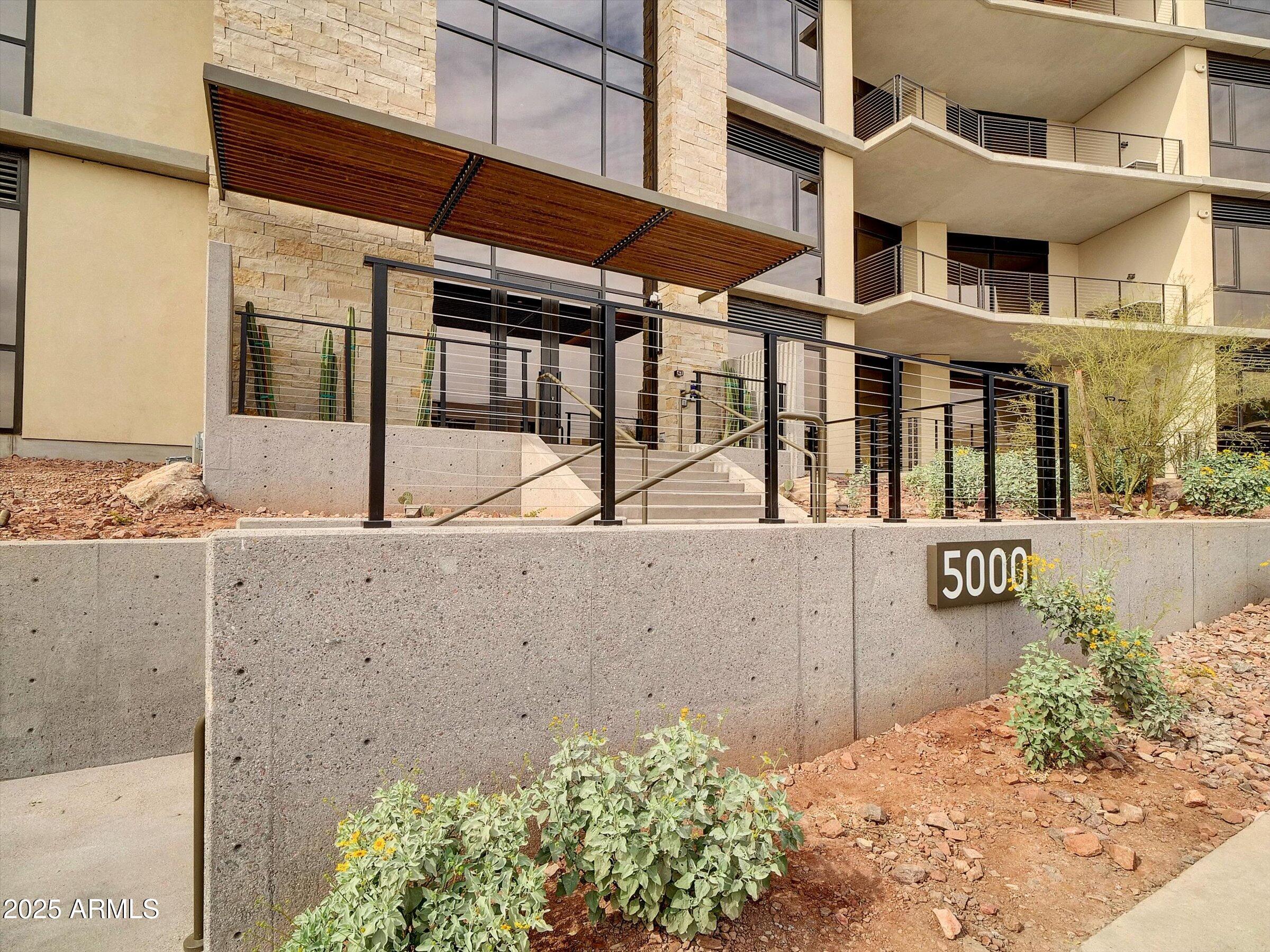 ASCENT AT THE PHOENICIAN MOUNTAINSIDE CONDOMINIUMS - Residential