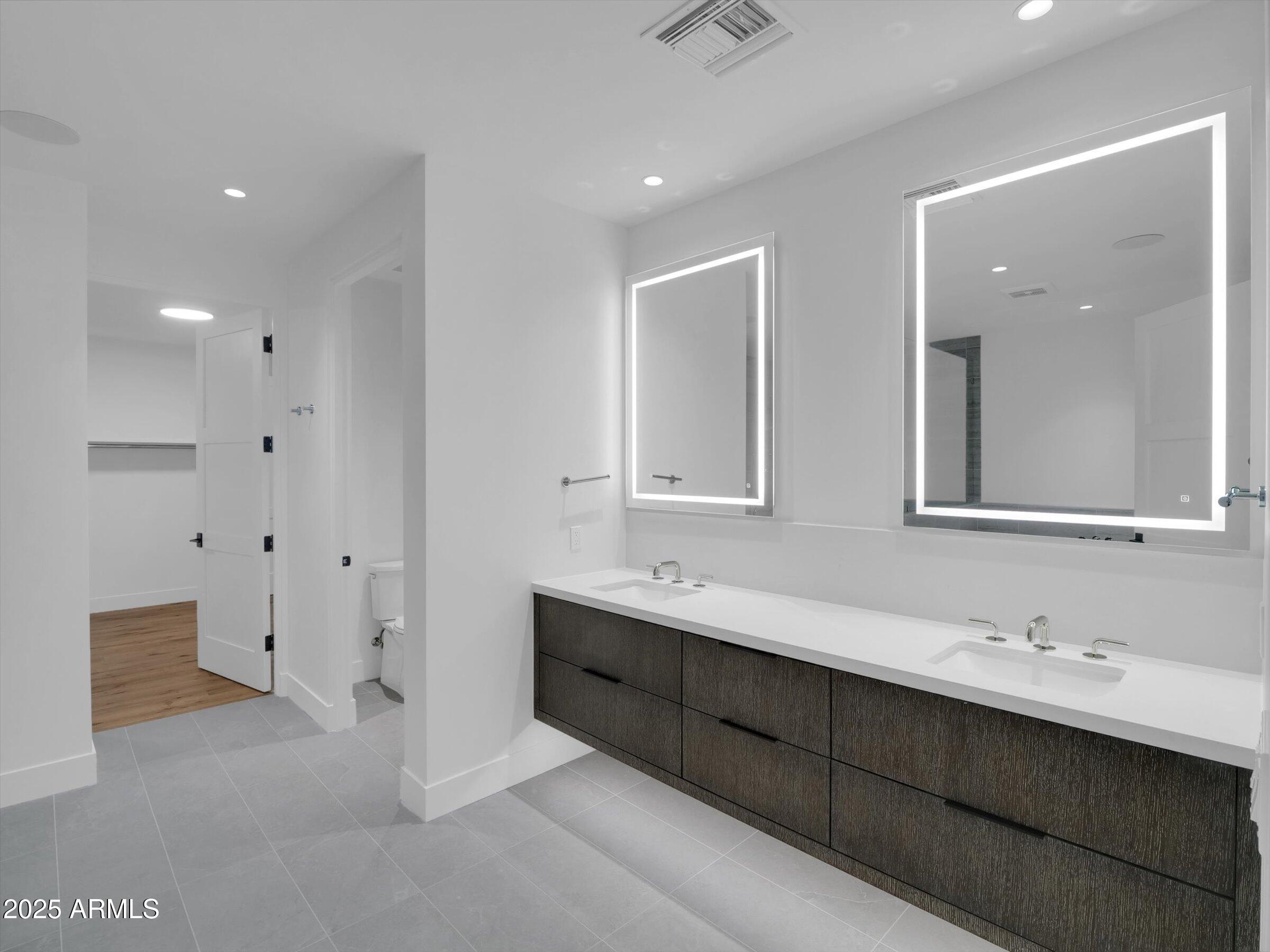 ASCENT AT THE PHOENICIAN MOUNTAINSIDE CONDOMINIUMS - Residential