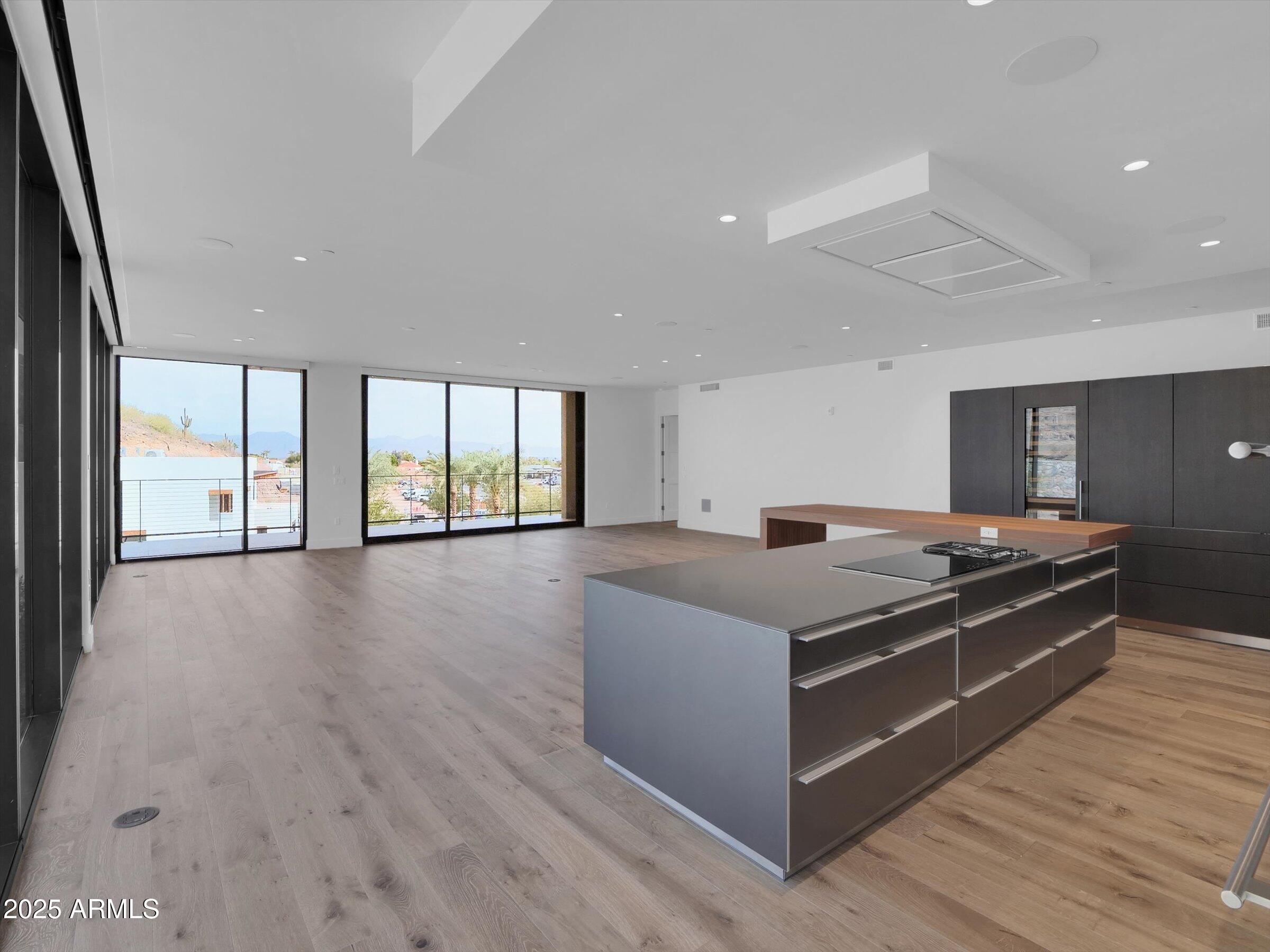 ASCENT AT THE PHOENICIAN MOUNTAINSIDE CONDOMINIUMS - Residential