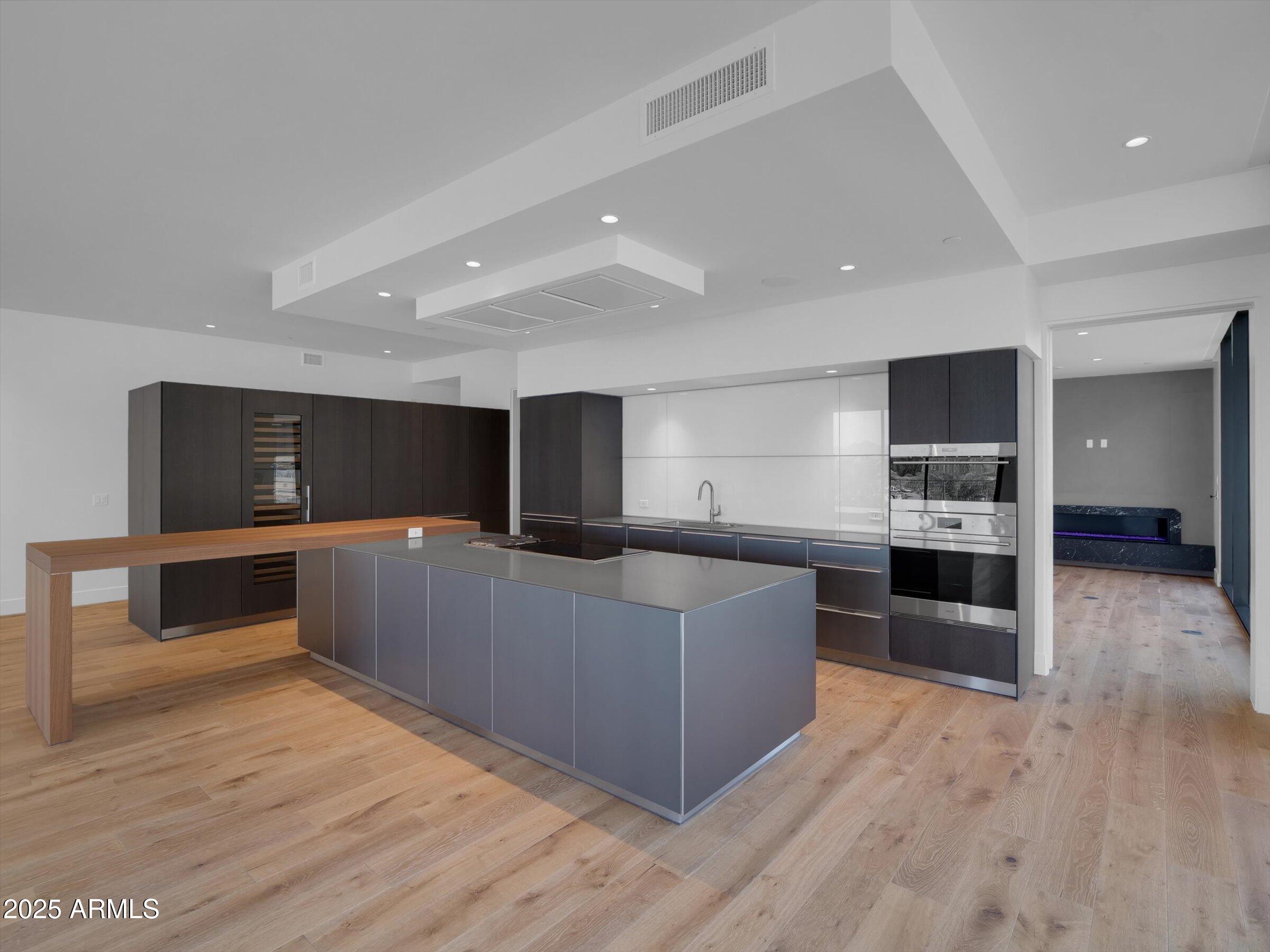 ASCENT AT THE PHOENICIAN MOUNTAINSIDE CONDOMINIUMS - Residential
