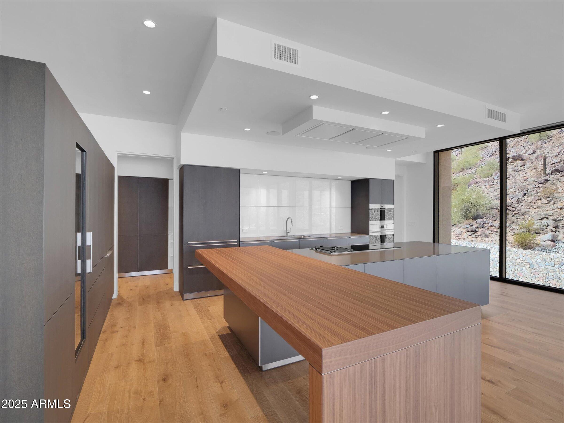 ASCENT AT THE PHOENICIAN MOUNTAINSIDE CONDOMINIUMS - Residential