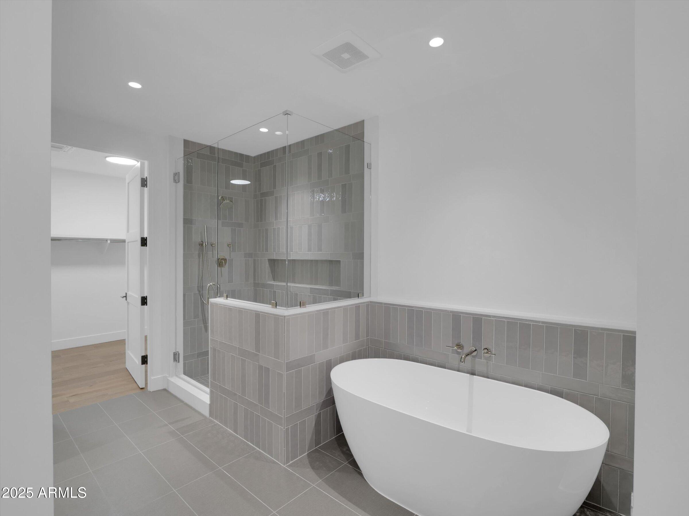 ASCENT AT THE PHOENICIAN MOUNTAINSIDE CONDOMINIUMS - Residential