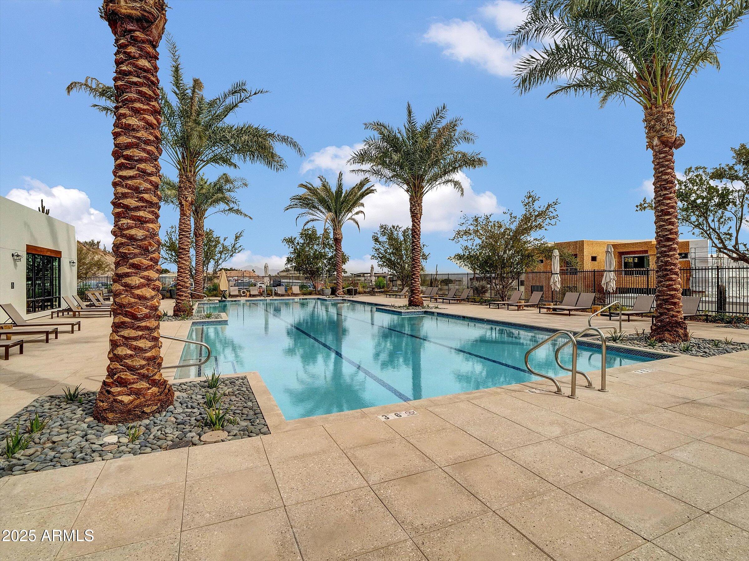 ASCENT AT THE PHOENICIAN MOUNTAINSIDE CONDOMINIUMS - Residential