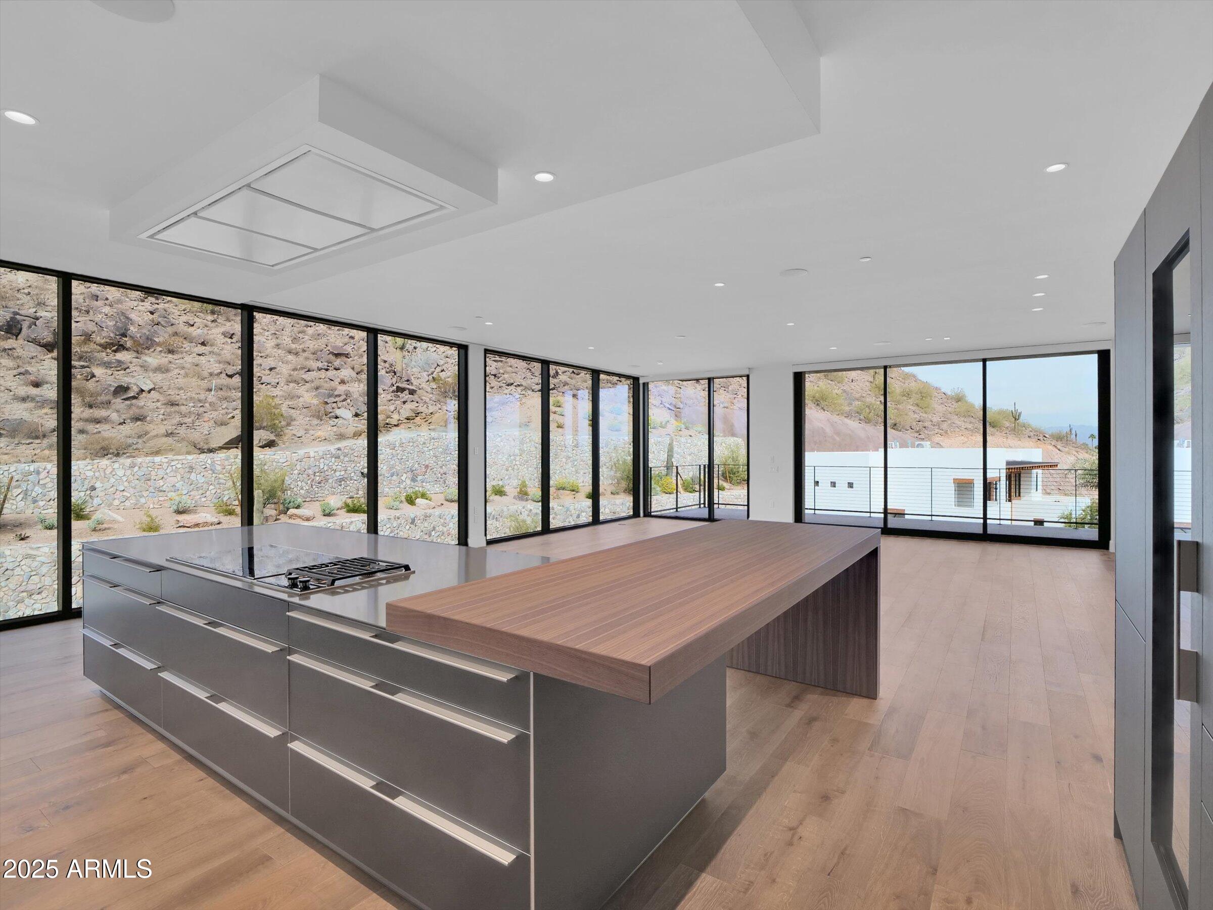 ASCENT AT THE PHOENICIAN MOUNTAINSIDE CONDOMINIUMS - Residential
